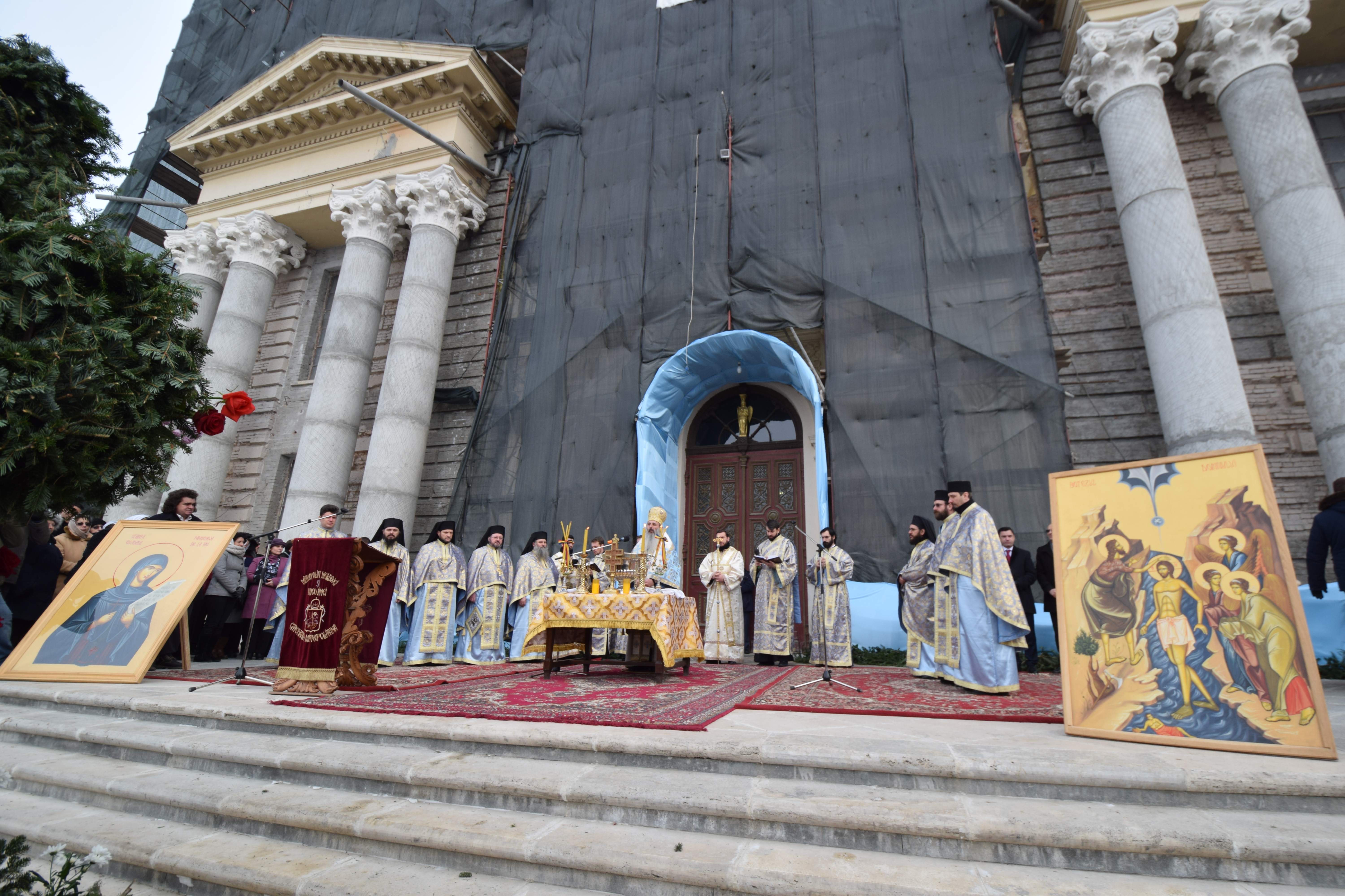 IPS Teofan, la slujba Bobotezei: „În haina smereniei și a ascultării S-a îmbrăcat Fiul lui Dumnezeu”