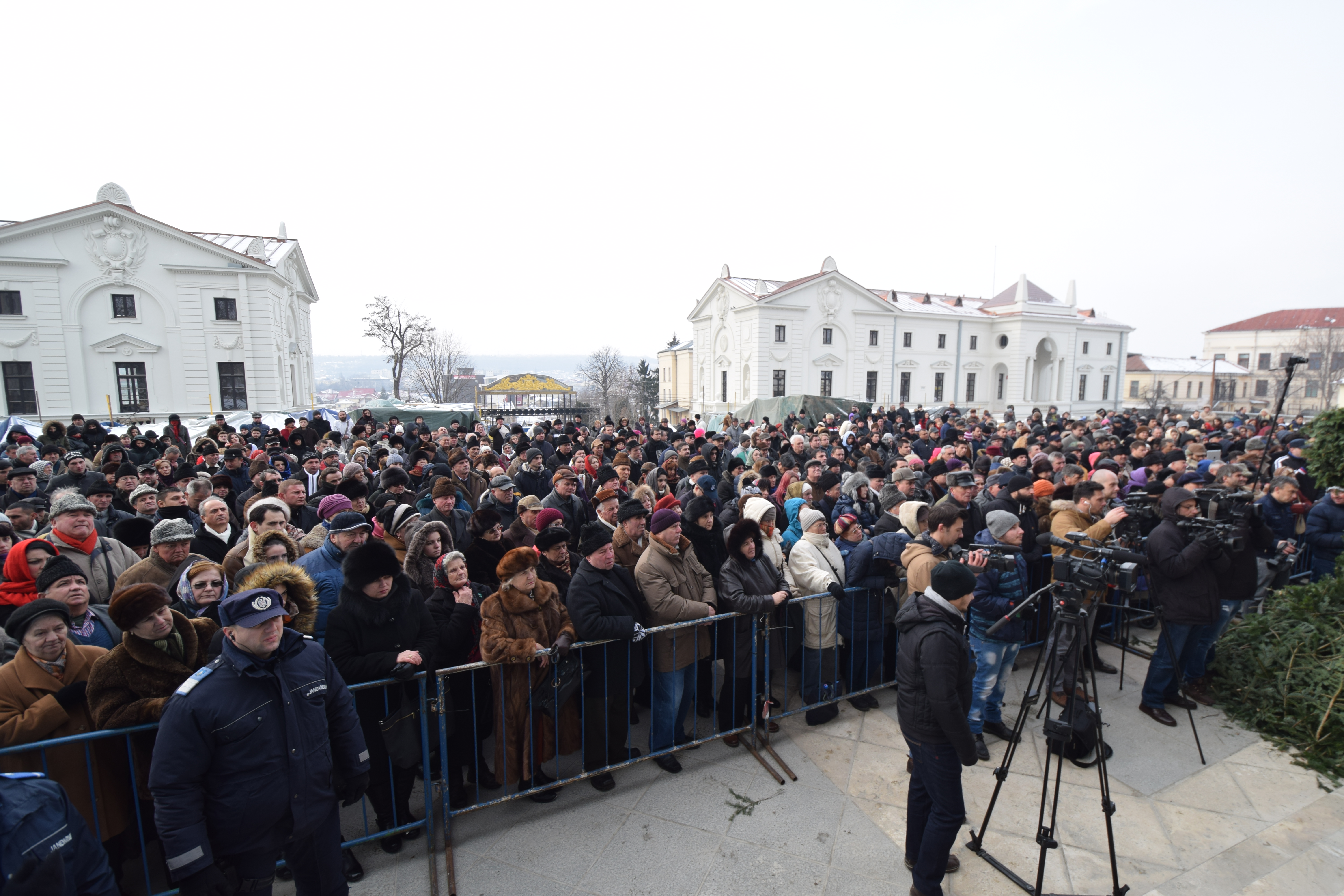 IPS Teofan, la slujba Bobotezei: „În haina smereniei și a ascultării S-a îmbrăcat Fiul lui Dumnezeu”