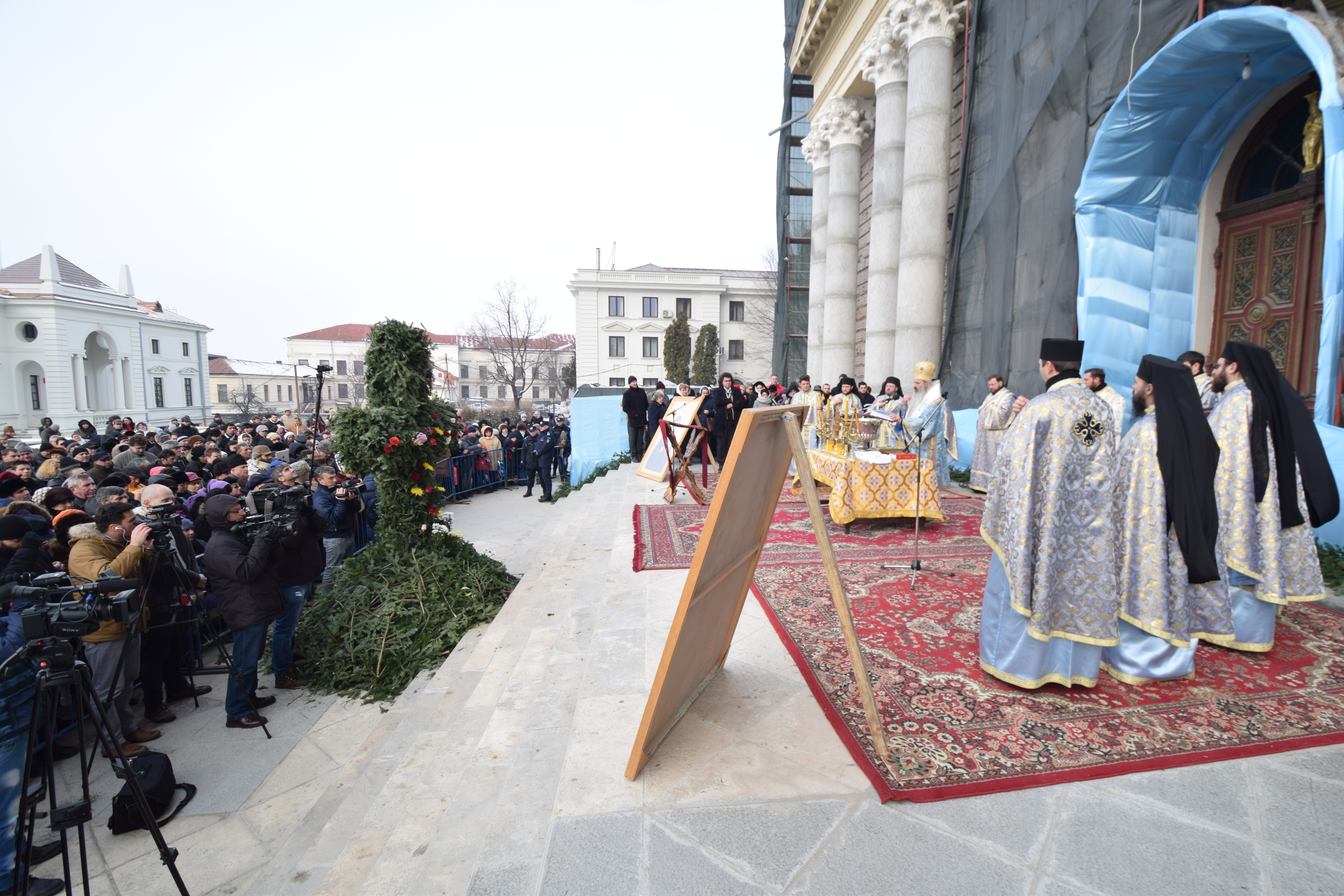 IPS Teofan, la slujba Bobotezei: „În haina smereniei și a ascultării S-a îmbrăcat Fiul lui Dumnezeu”