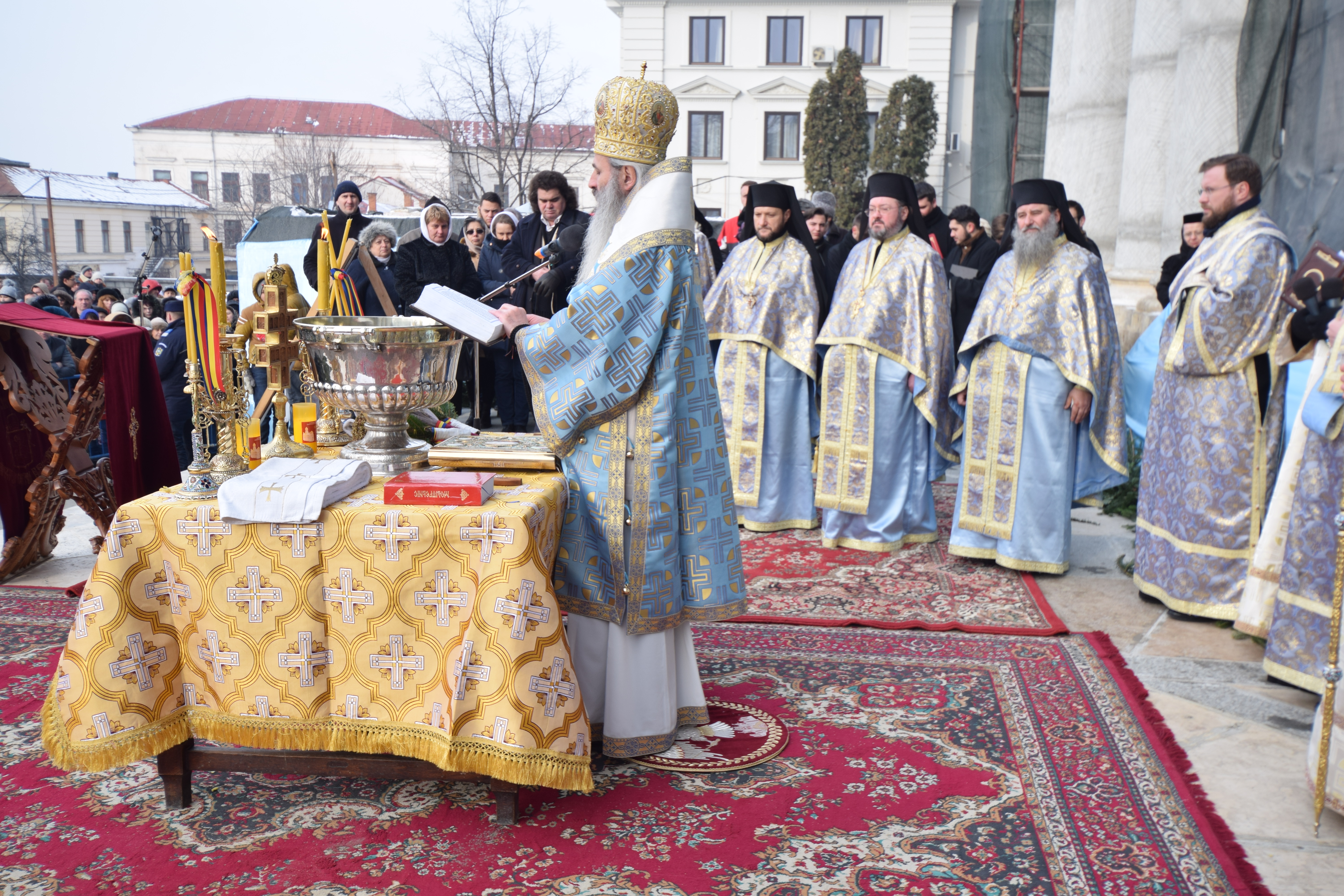 IPS Teofan, la slujba Bobotezei: „În haina smereniei și a ascultării S-a îmbrăcat Fiul lui Dumnezeu”