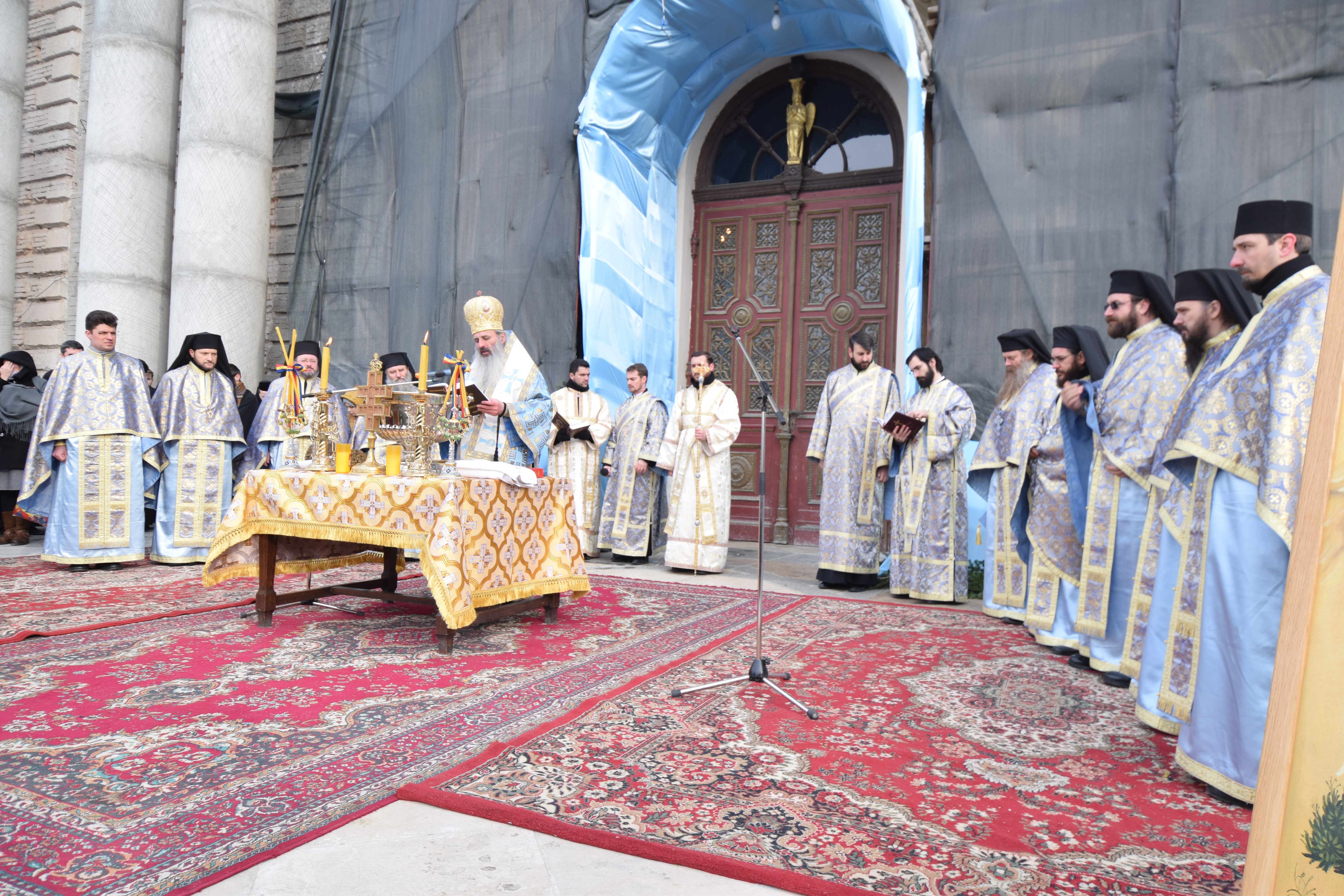 IPS Teofan, la slujba Bobotezei: „În haina smereniei și a ascultării S-a îmbrăcat Fiul lui Dumnezeu”