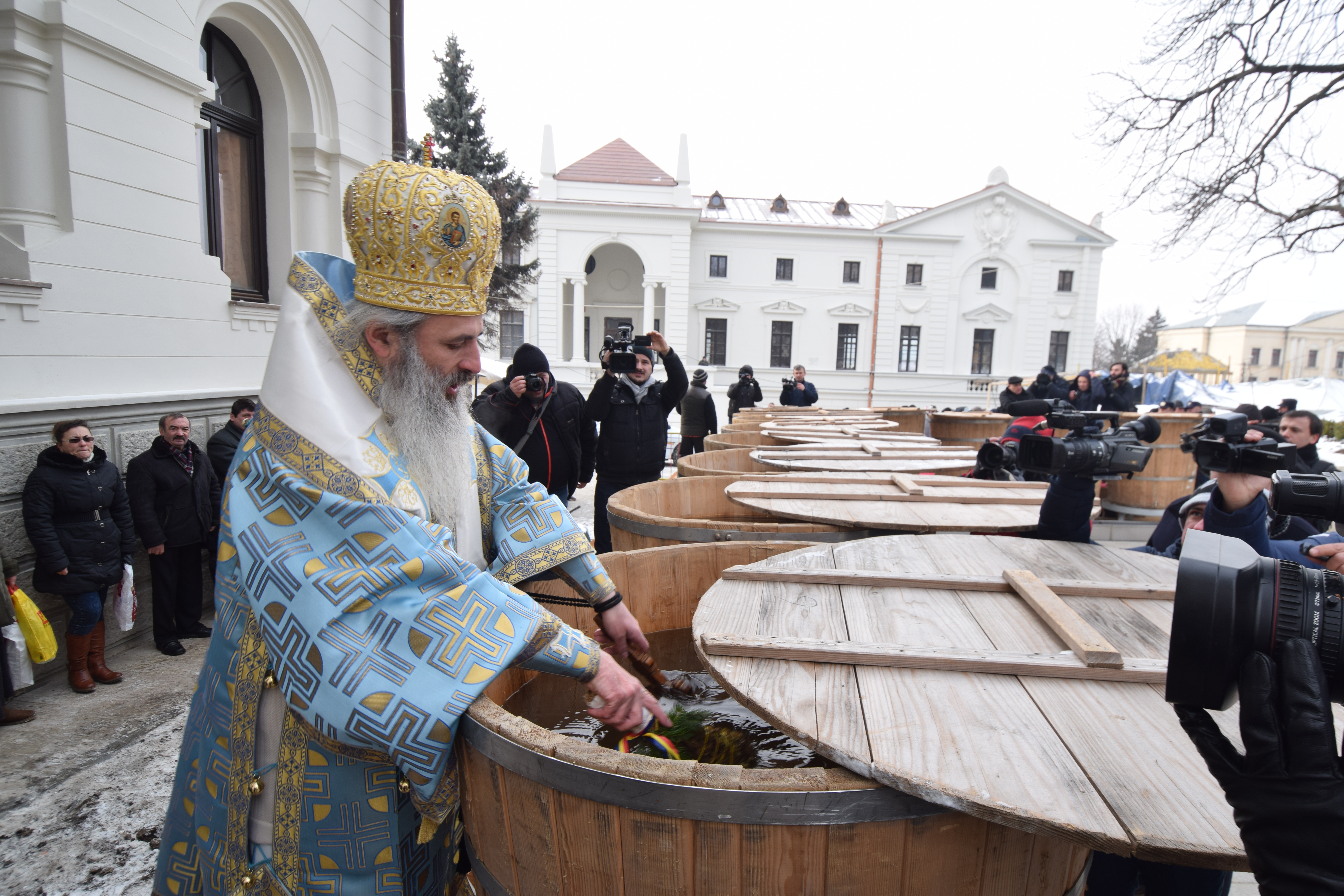 IPS Teofan, la slujba Bobotezei: „În haina smereniei și a ascultării S-a îmbrăcat Fiul lui Dumnezeu”