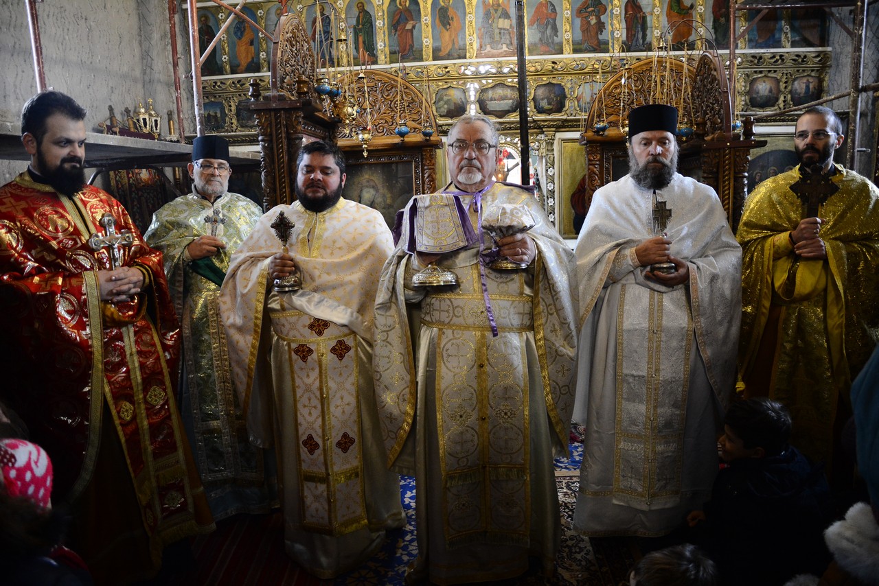 „Mulţi înaintaşi au ţinut trează credinţa în Dumnezeu“