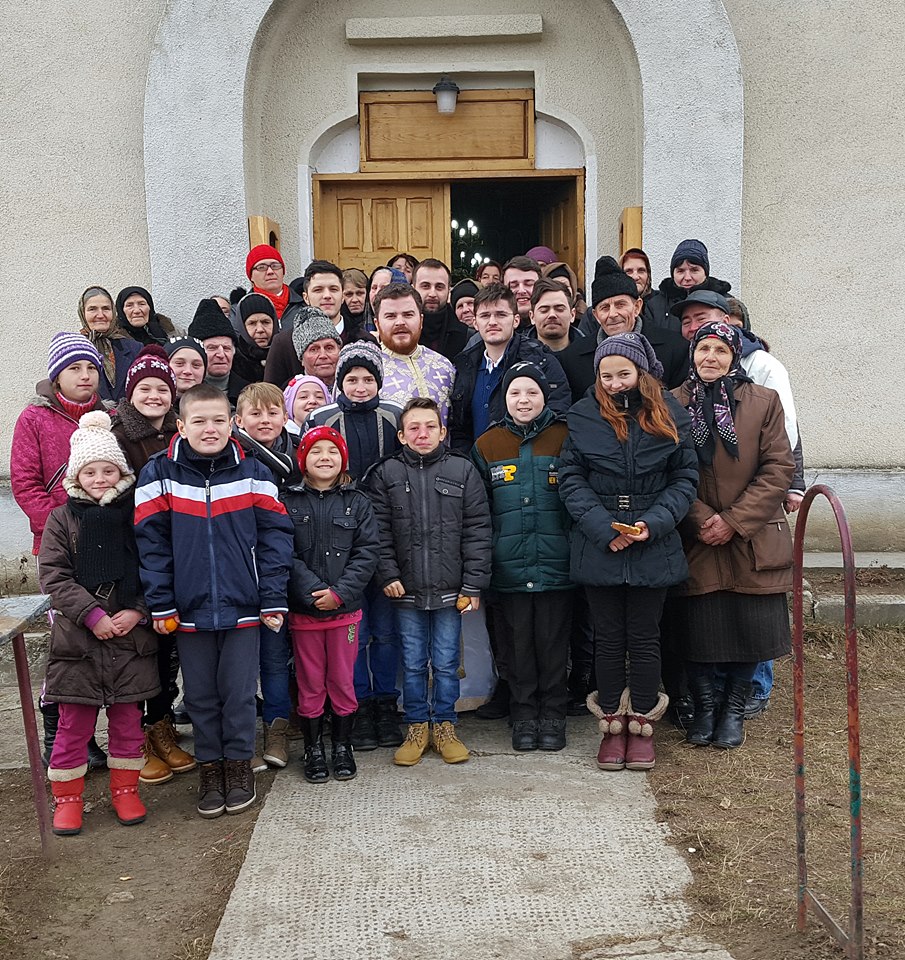 Incursiune în viaţa parohială de la ţară, pentru membrii Colegiului „Sfântul Nicolae”