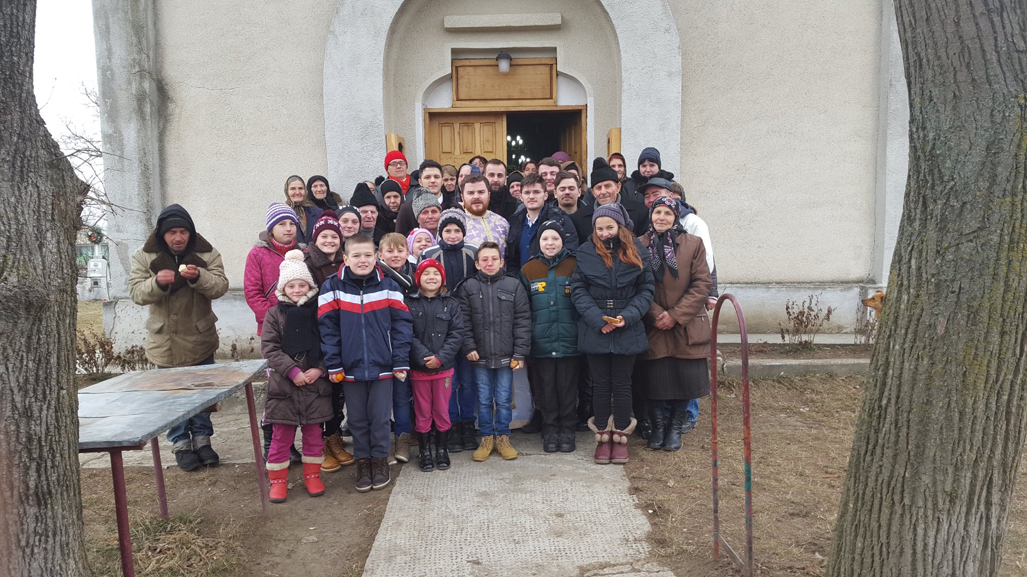 Incursiune în viaţa parohială de la ţară, pentru membrii Colegiului „Sfântul Nicolae”