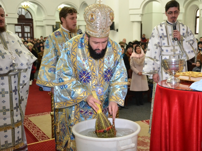 Slujba Botezului Domnului, la Catedrala episcopală din Caransebeș Slujba Botezului Domnului, la Catedrala episcopală din Caransebeș