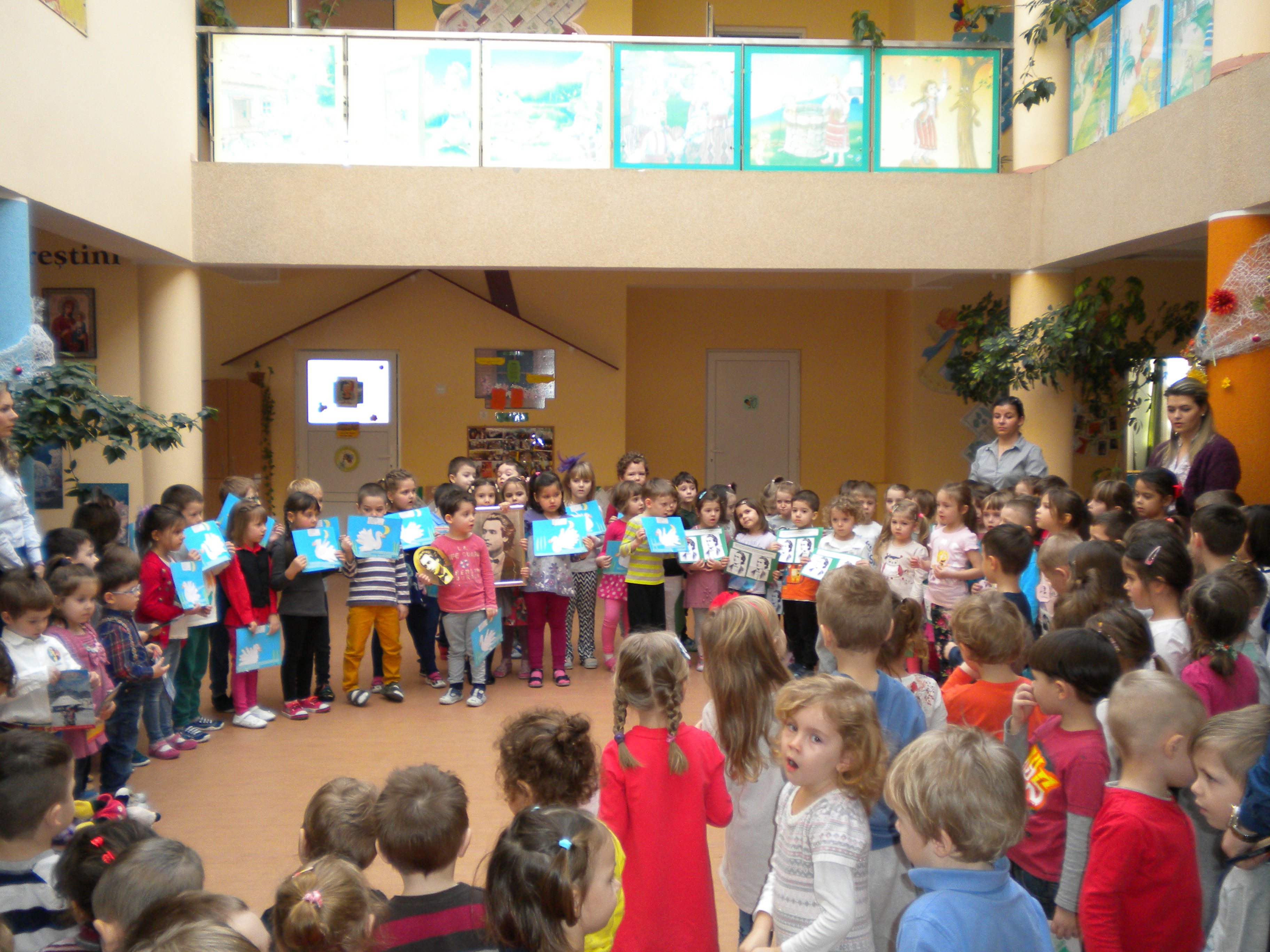 Și preșcolarii de la Grădinița „Sf. Ioan cel Nou de la Suceava”  l-au sărbătorit pe Mihai Eminescu