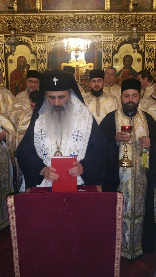 Părintele Constantin Leonte, condus la ceruri printre mii de flori