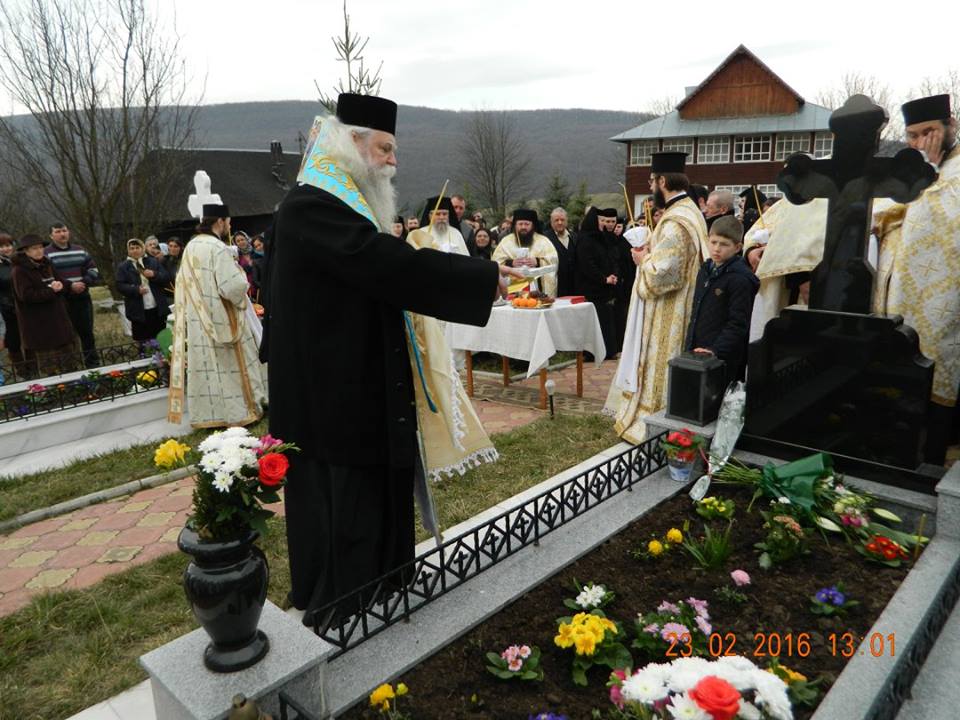 Rugăciuni pentru Arhiepiscopul Adrian, la Pogleţ Rugăciuni pentru Arhiepiscopul Adrian, la Pogleţ