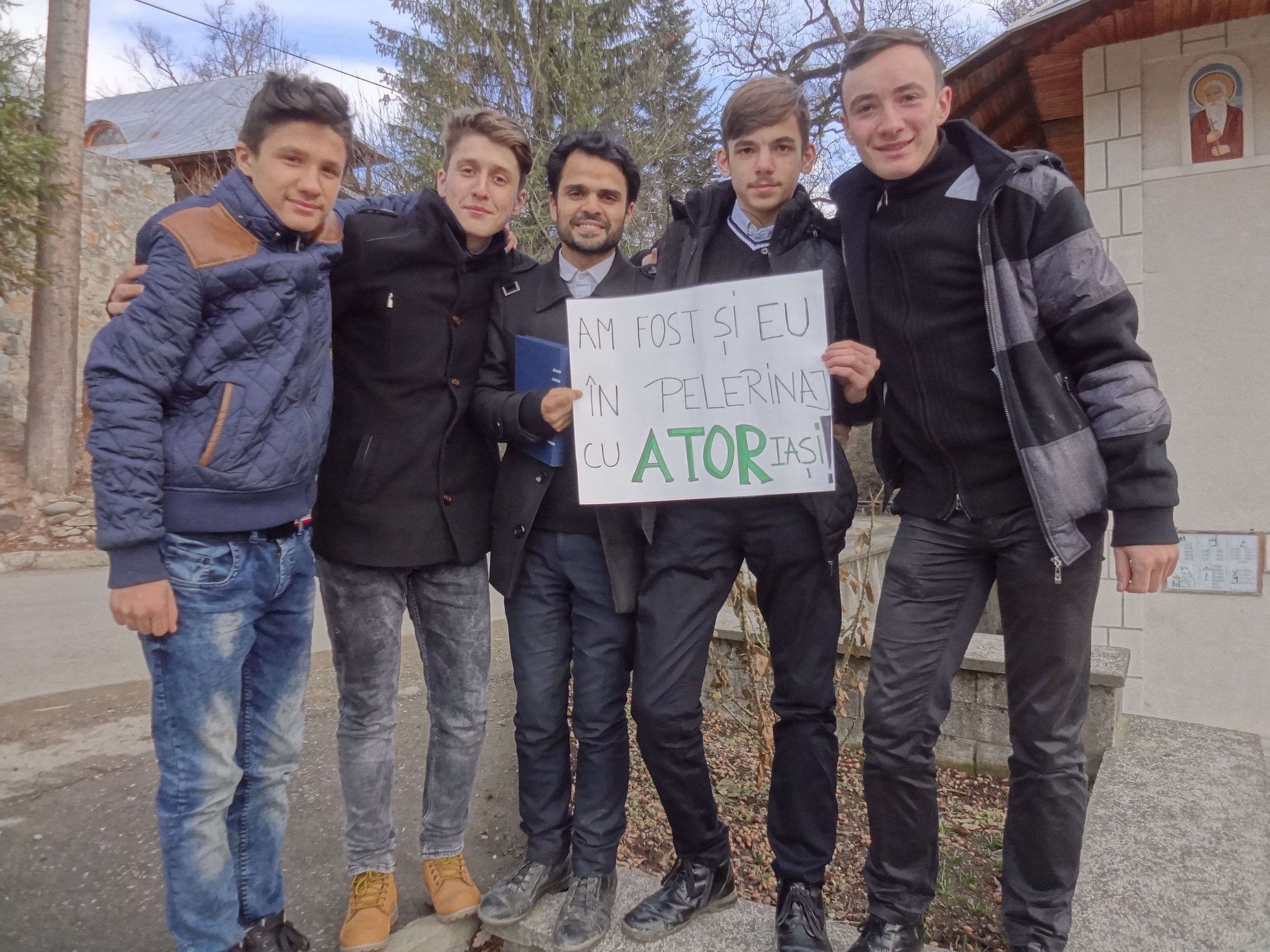 Dialog între tineri pelerini aflaţi în căutarea lui Dumnezeu