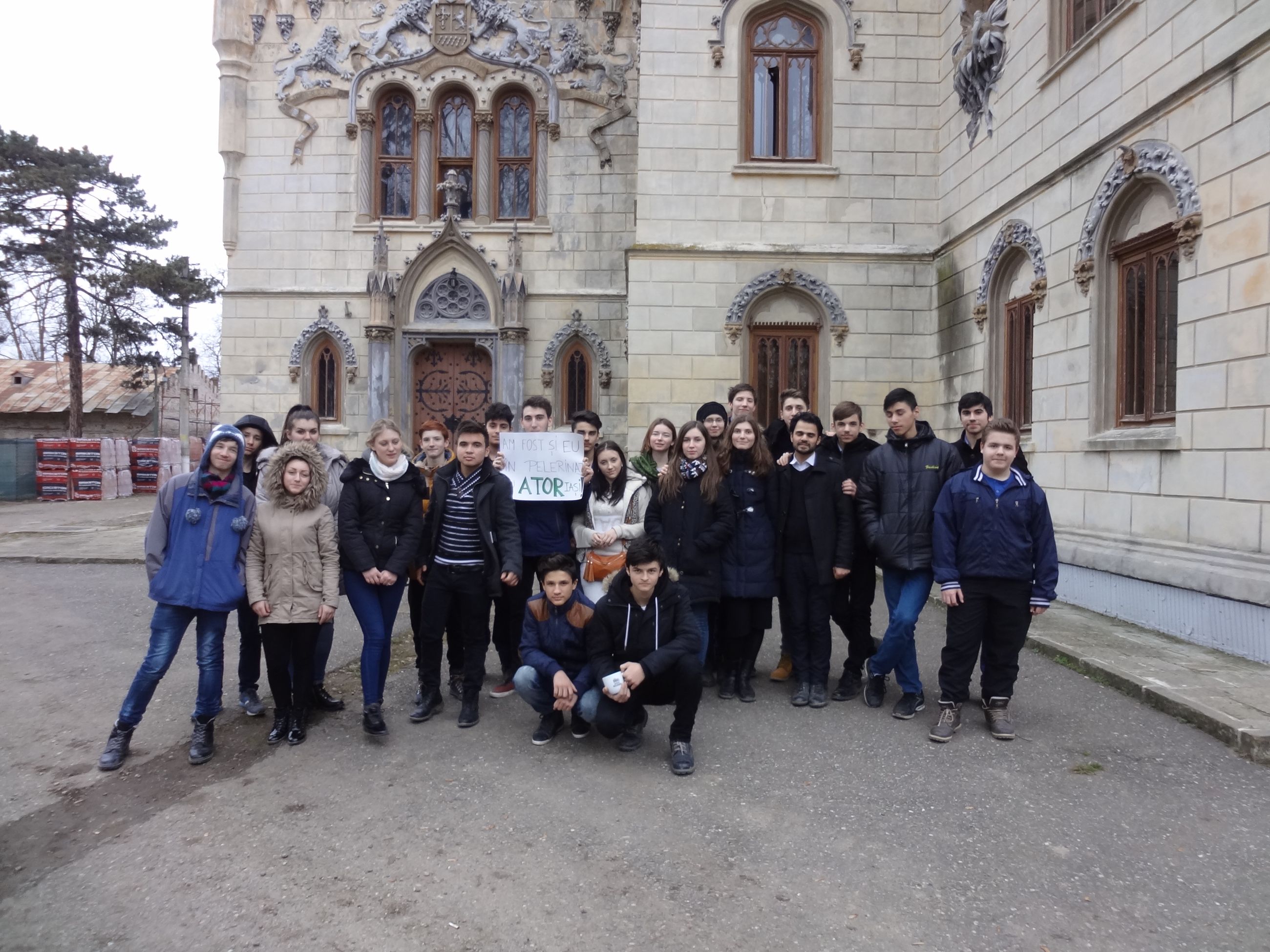 Dialog între tineri pelerini aflaţi în căutarea lui Dumnezeu