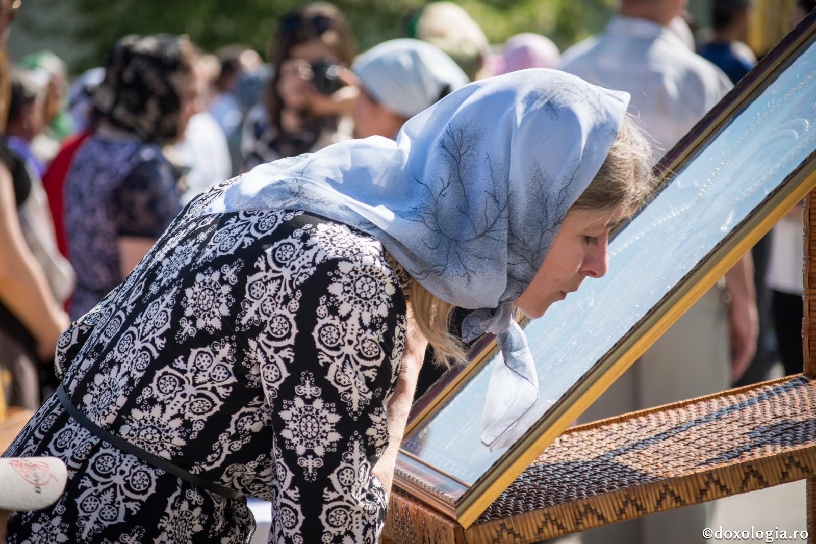 De ce cinstim icoanele?