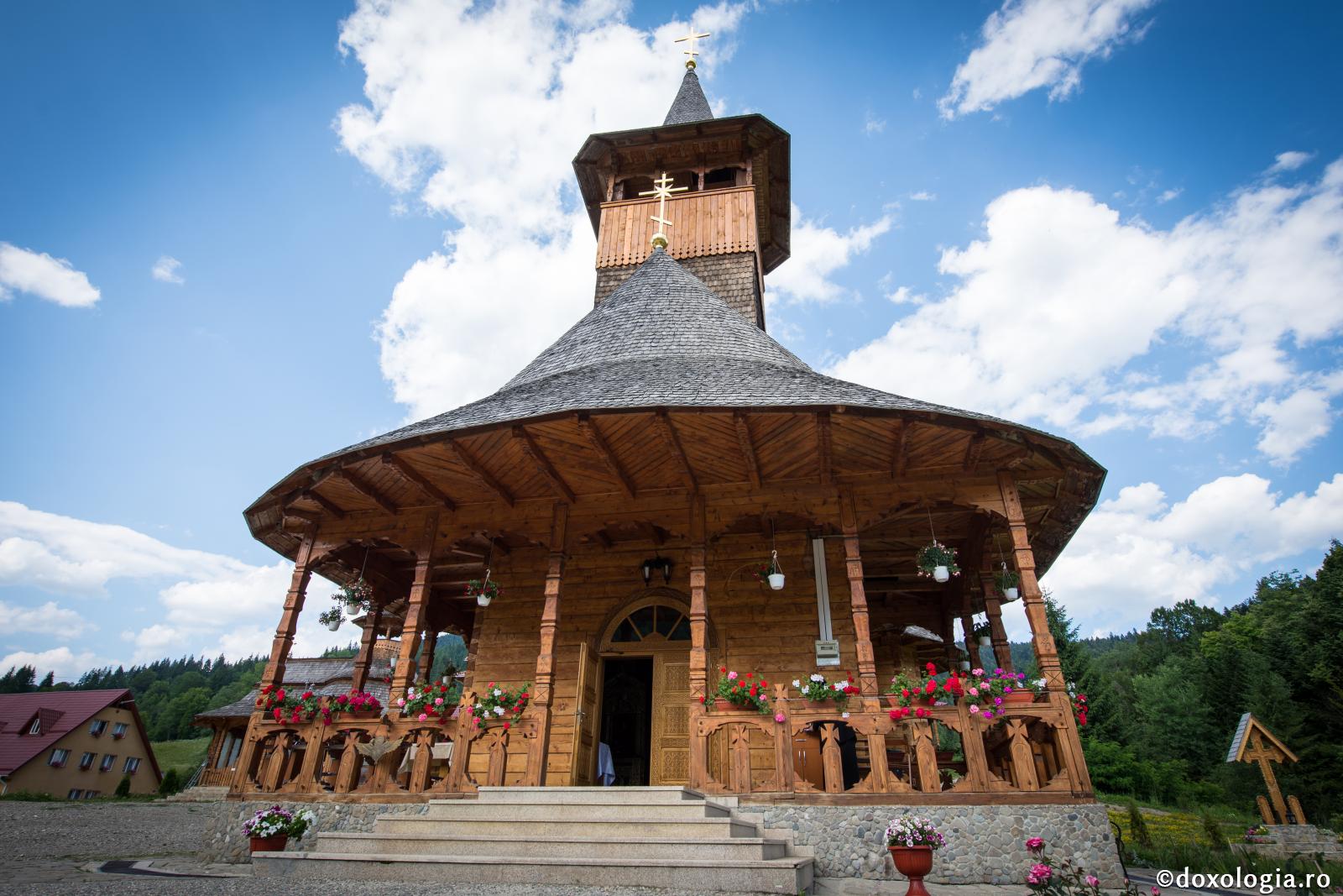 Sfânta Biserică este purtată pe valurile mării vieții