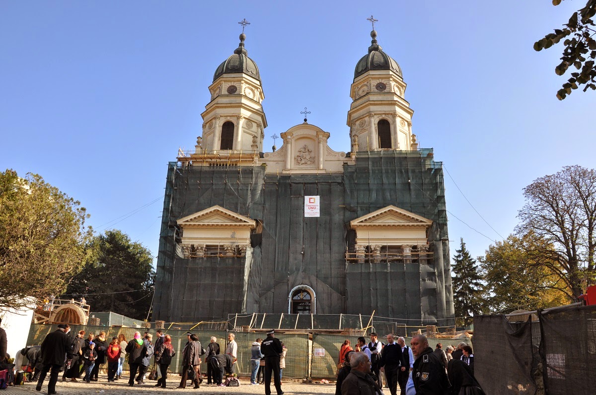 Zi de hram la Catedrala Mitropolitană „Sfânta Cuvioasă Parascheva“ din Iaşi