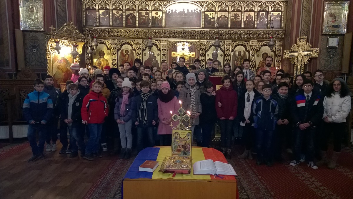 Slujbă de binecuvântare la Biserica "Sfântul Gheorghe" din Bacău Slujbă de binecuvântare la Biserica "Sfântul Gheorghe" din Bacău