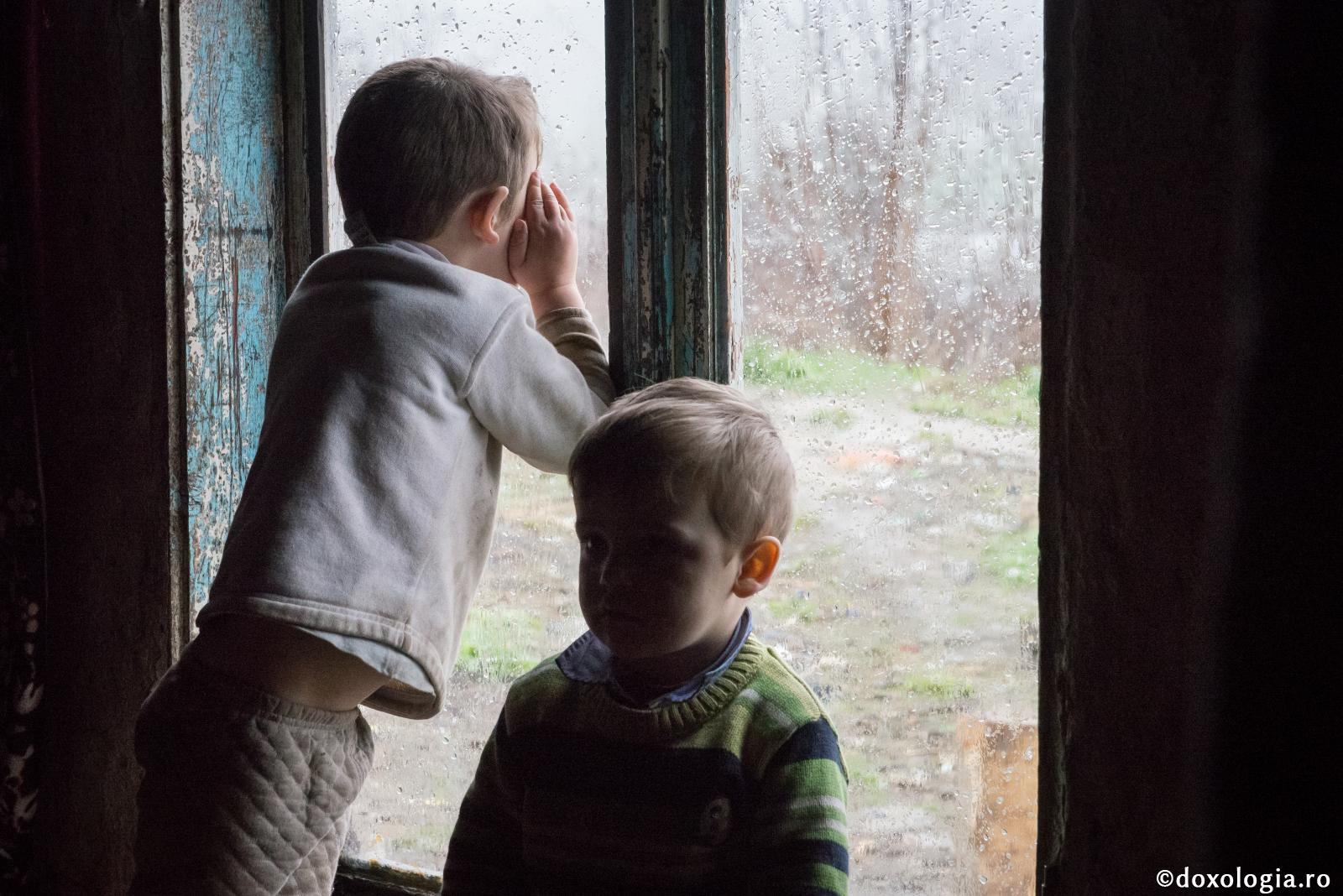 Să cercetăm pe orfani şi pe văduve în necazurile lor