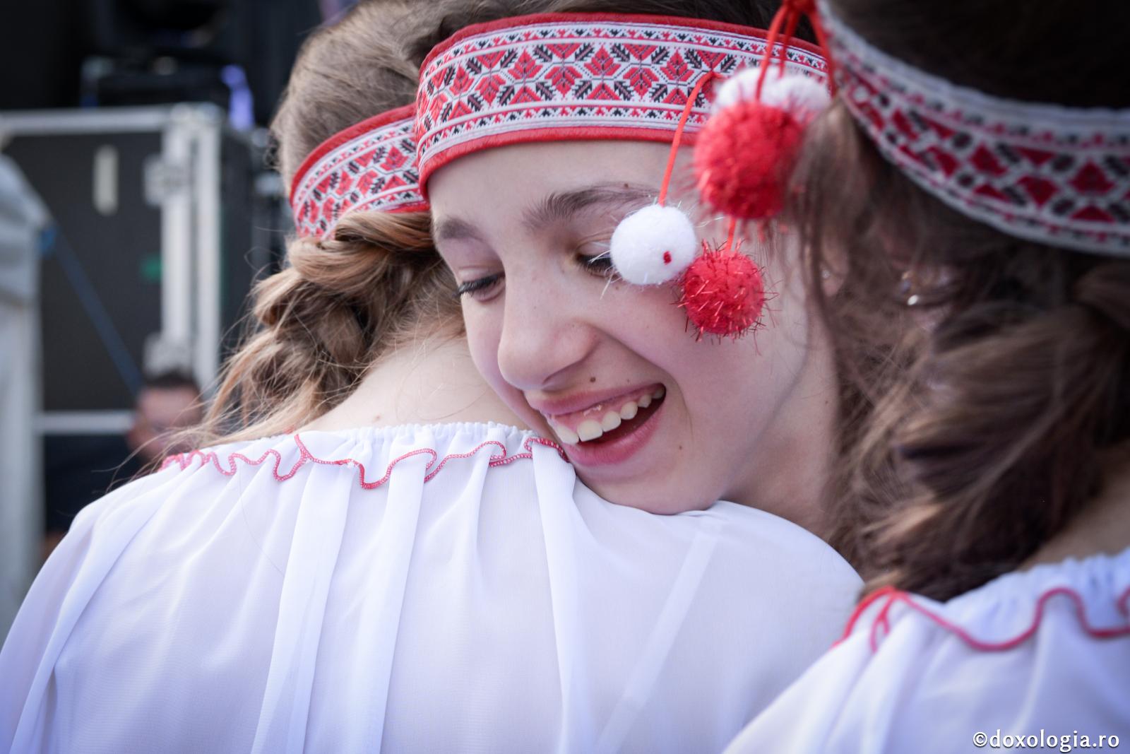 Dragostea nu caută ale sale, ci caută folosul celuilalt / Foto: Oana Nechifor îmbrățișare