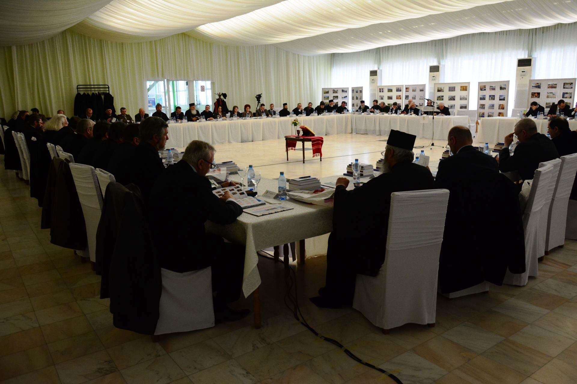 Familia Bisericii și „biserica de acasă”  – o sinteză a activității Arhiepiscopiei Iașilor în anul 2015