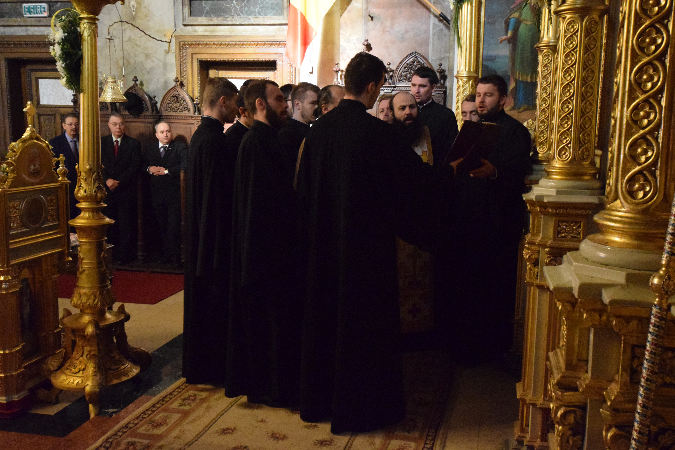 7 ierarhi și zeci de preoți, la hramul istoric al Catedralei Mitropolitane din Iași