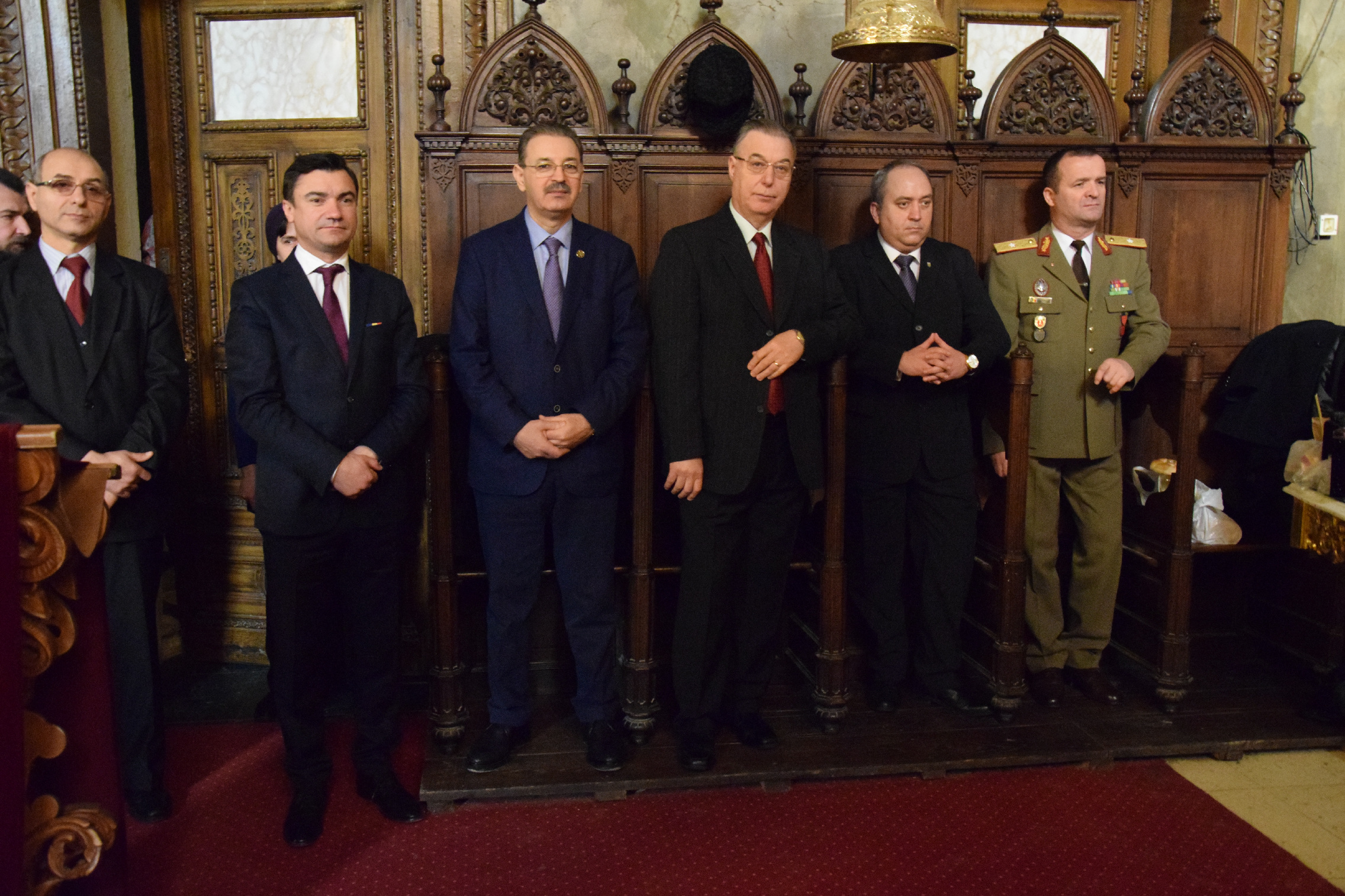 7 ierarhi și zeci de preoți, la hramul istoric al Catedralei Mitropolitane din Iași