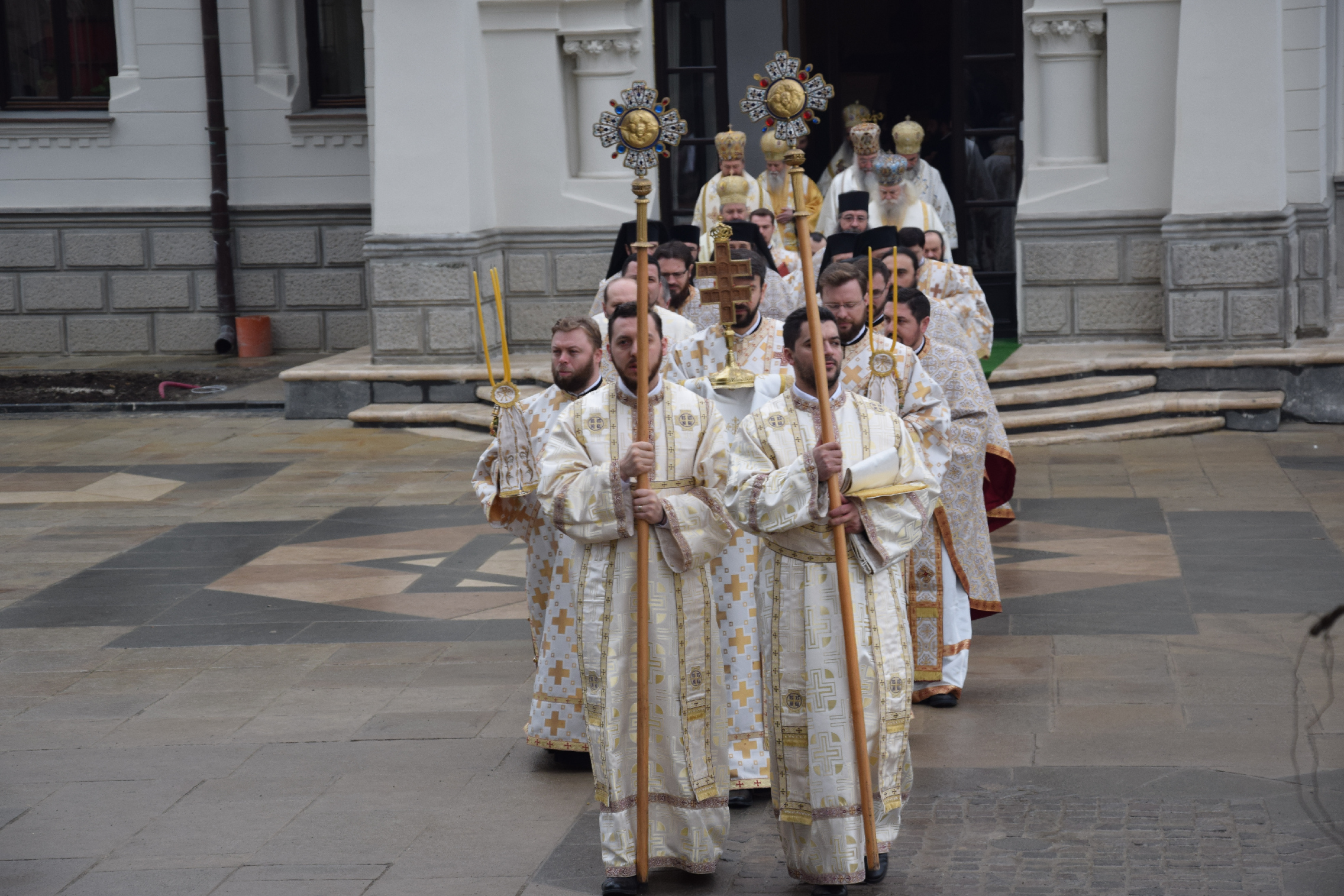 7 ierarhi și zeci de preoți, la hramul istoric al Catedralei Mitropolitane din Iași