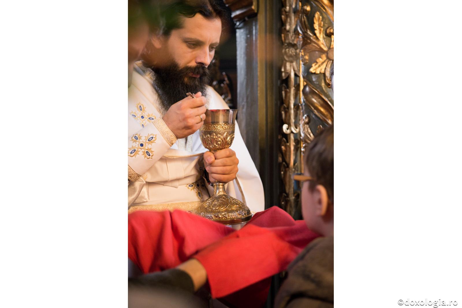 Împărtăşania din afara Liturghiei