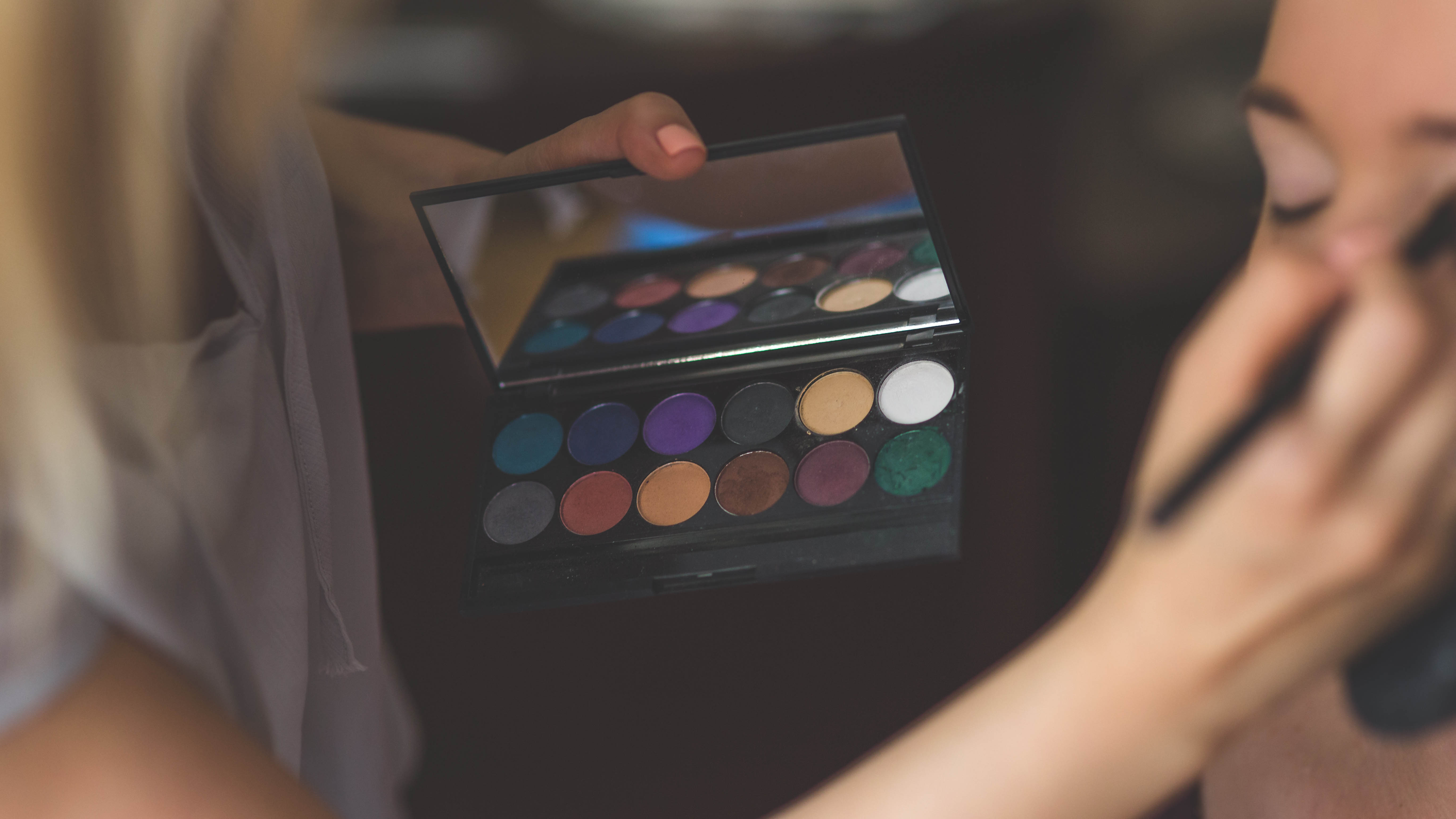 Încetează să te mai vopsești!