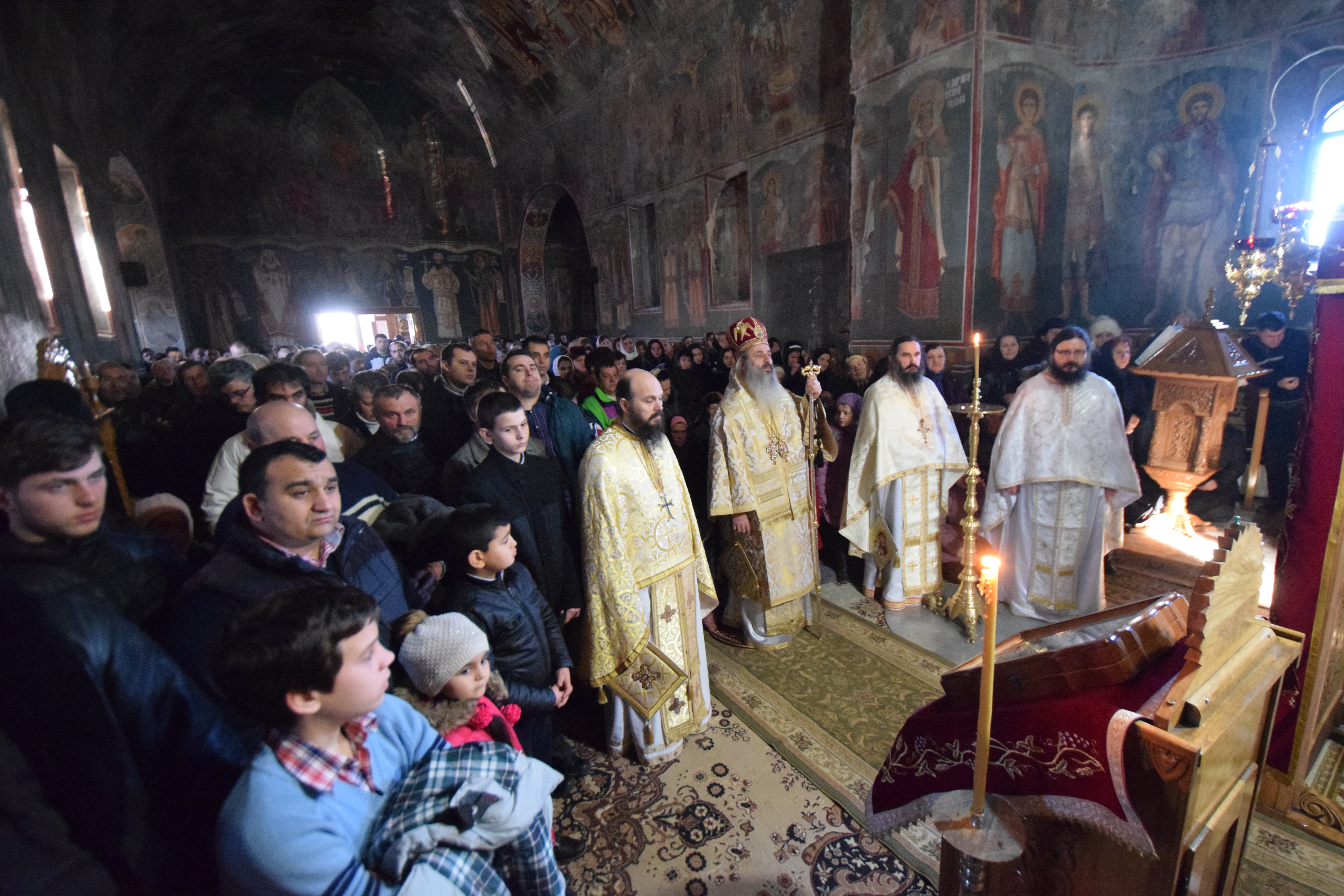 Liturghie oficiată de IPS Părinte Mitropolit Teofan la Schitul Codrii Pașcanilor