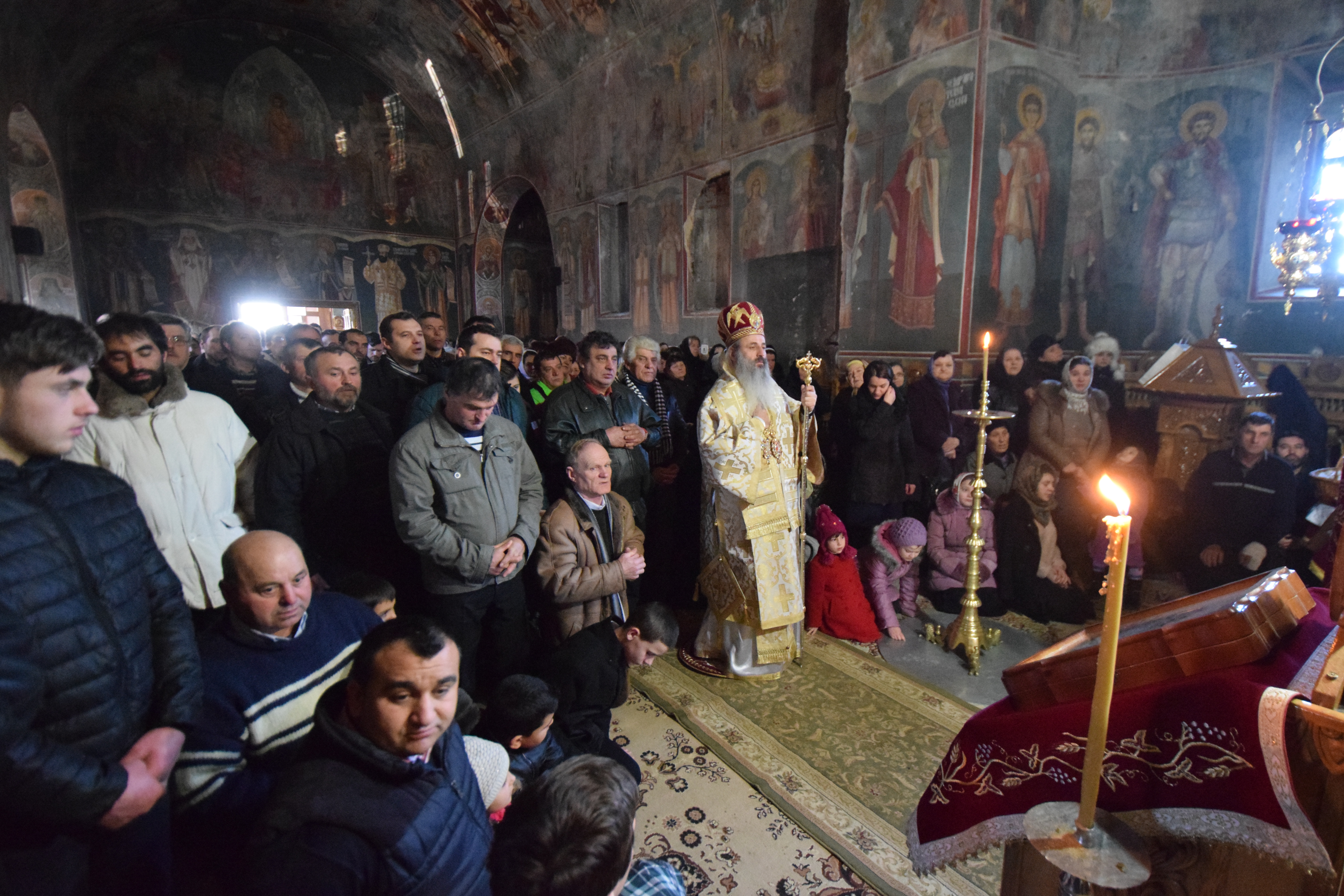 Liturghie oficiată de IPS Părinte Mitropolit Teofan la Schitul Codrii Pașcanilor