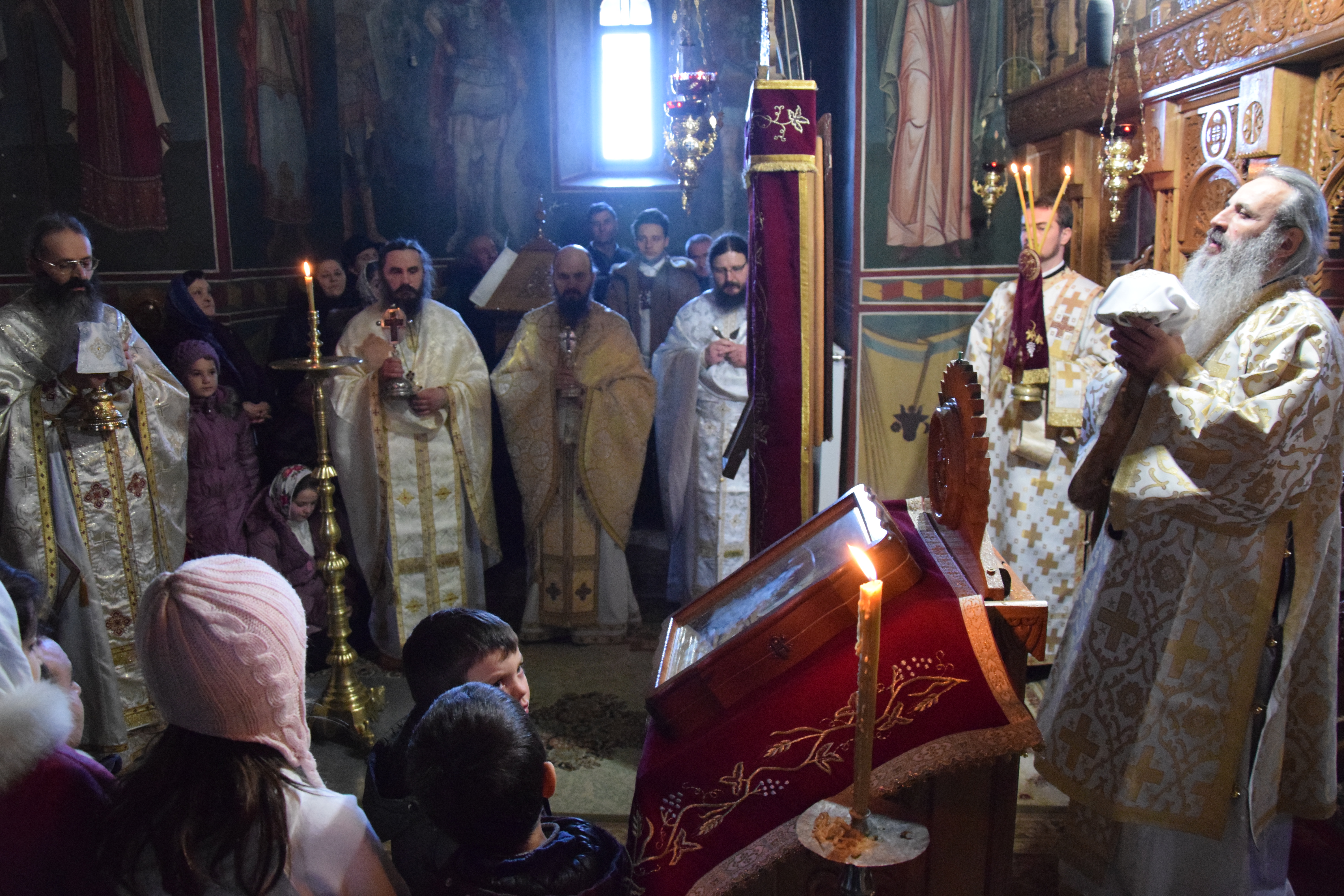 Liturghie oficiată de IPS Părinte Mitropolit Teofan la Schitul Codrii Pașcanilor