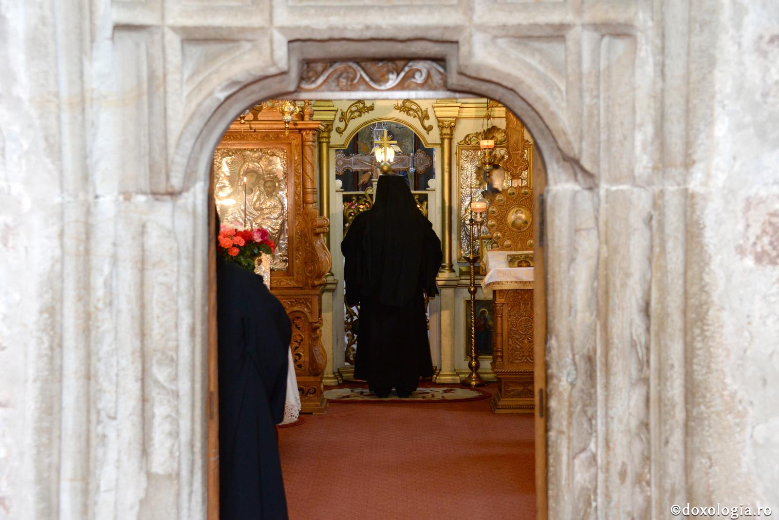 Lucrătorul poruncilor evanghelice este întotdeauna adâncit în smerenie