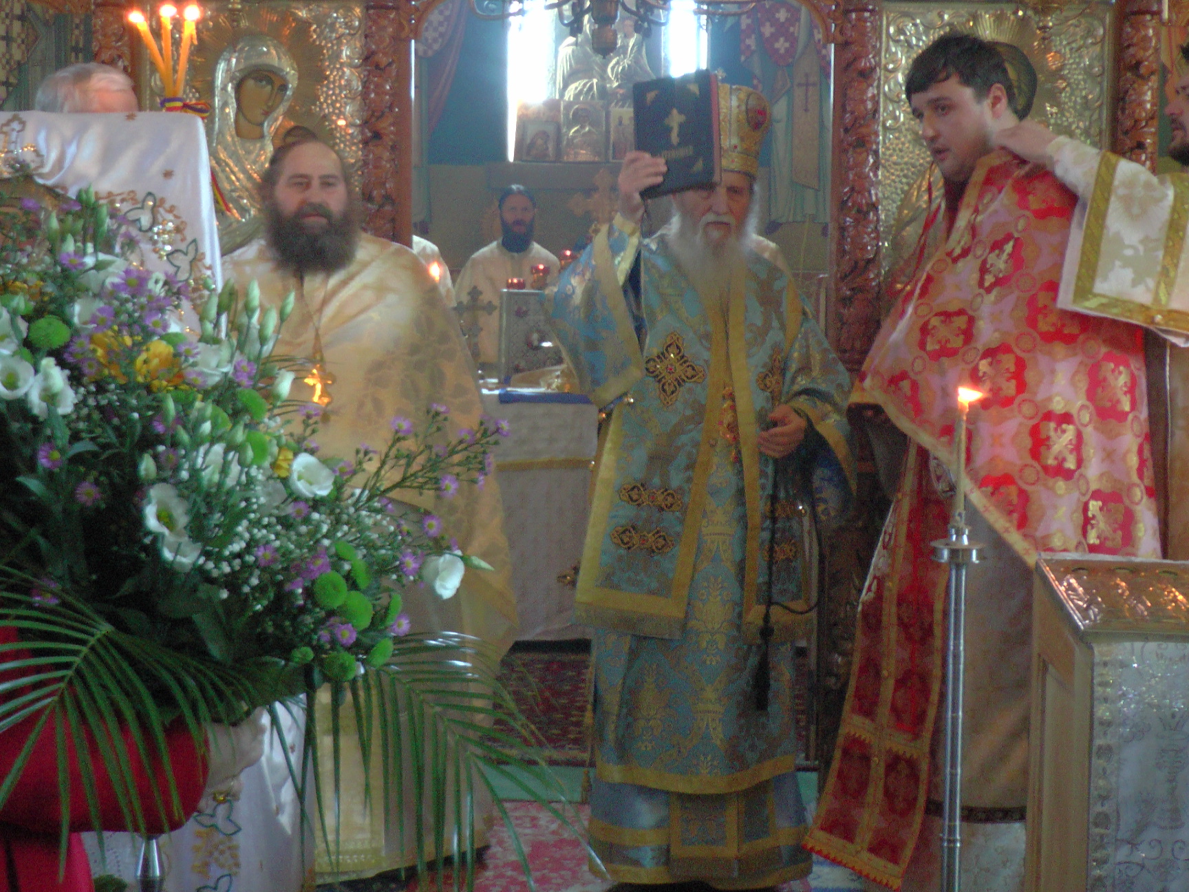 Tradiţie şi sfinţenie în Bucovina Tradiţie şi sfinţenie în Bucovina