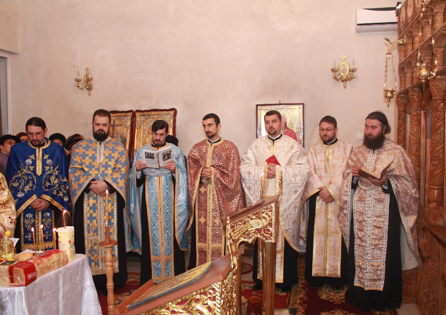 Sfinţii Trei Ierarhi, sărbătoriţi la Seminarul Teologic Liceal Ortodox din Dorohoi