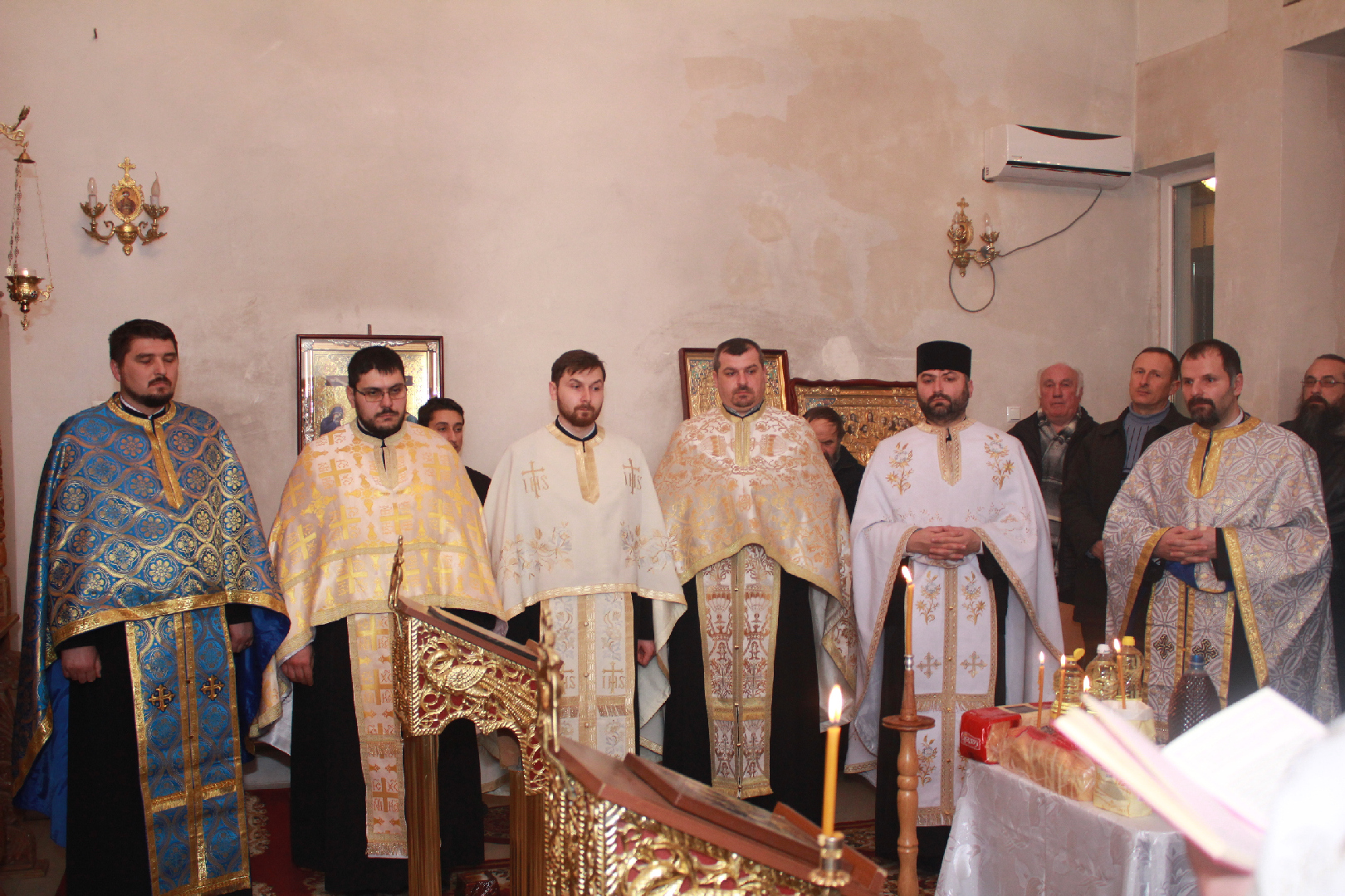 Sfinţii Trei Ierarhi, sărbătoriţi la Seminarul Teologic Liceal Ortodox din Dorohoi