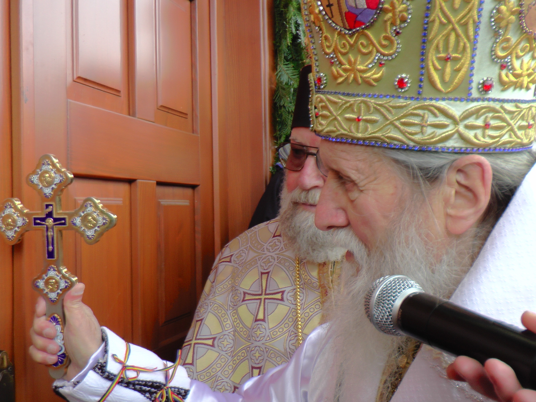 Sfințire de biserică în localitatea suceveană Straja