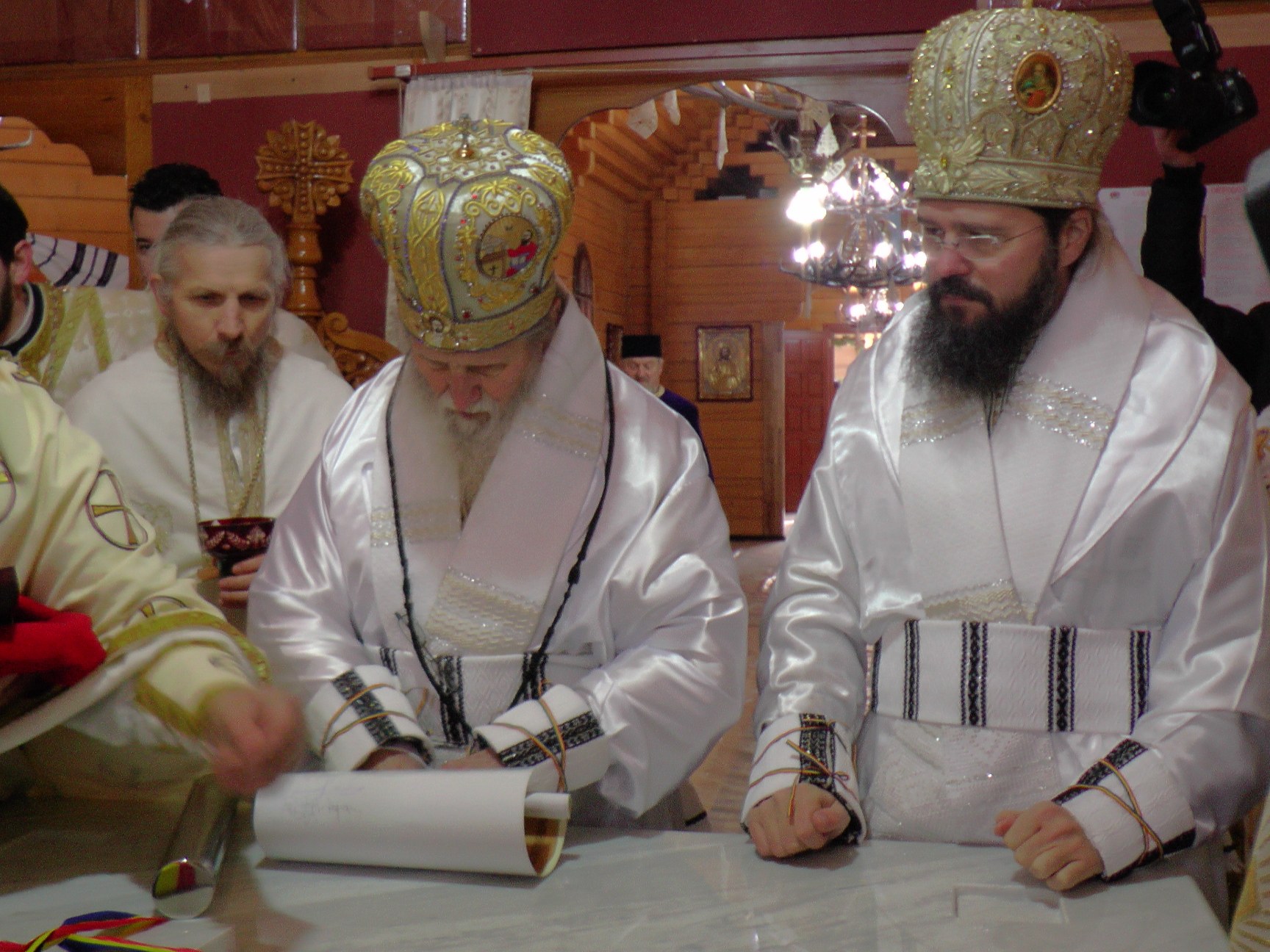 Sfințire de biserică în localitatea suceveană Straja