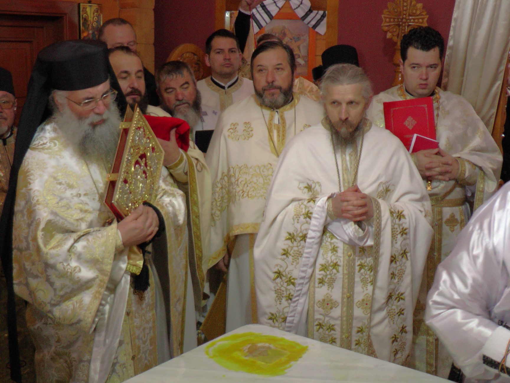 Sfințire de biserică în localitatea suceveană Straja