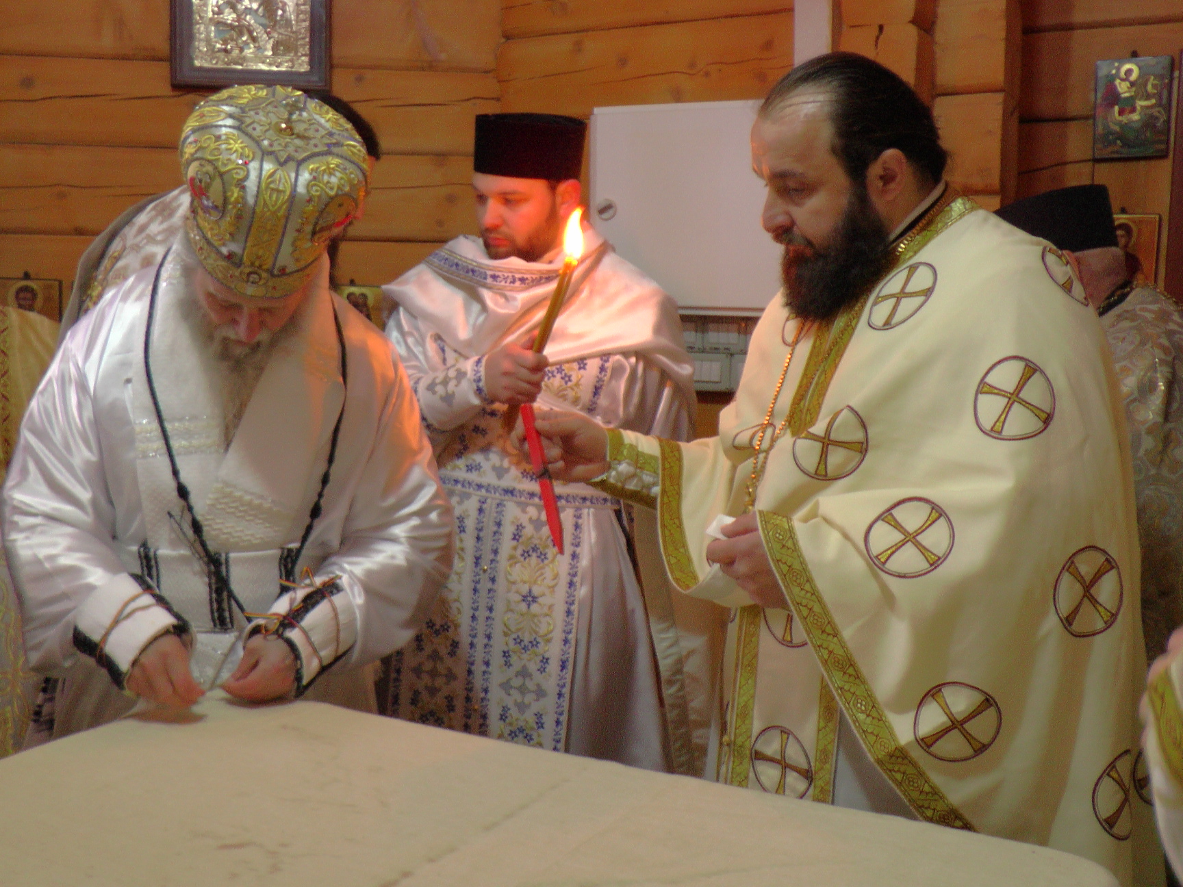 Sfințire de biserică în localitatea suceveană Straja