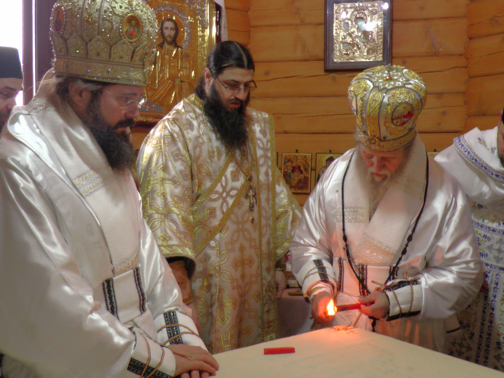 Sfințire de biserică în localitatea suceveană Straja