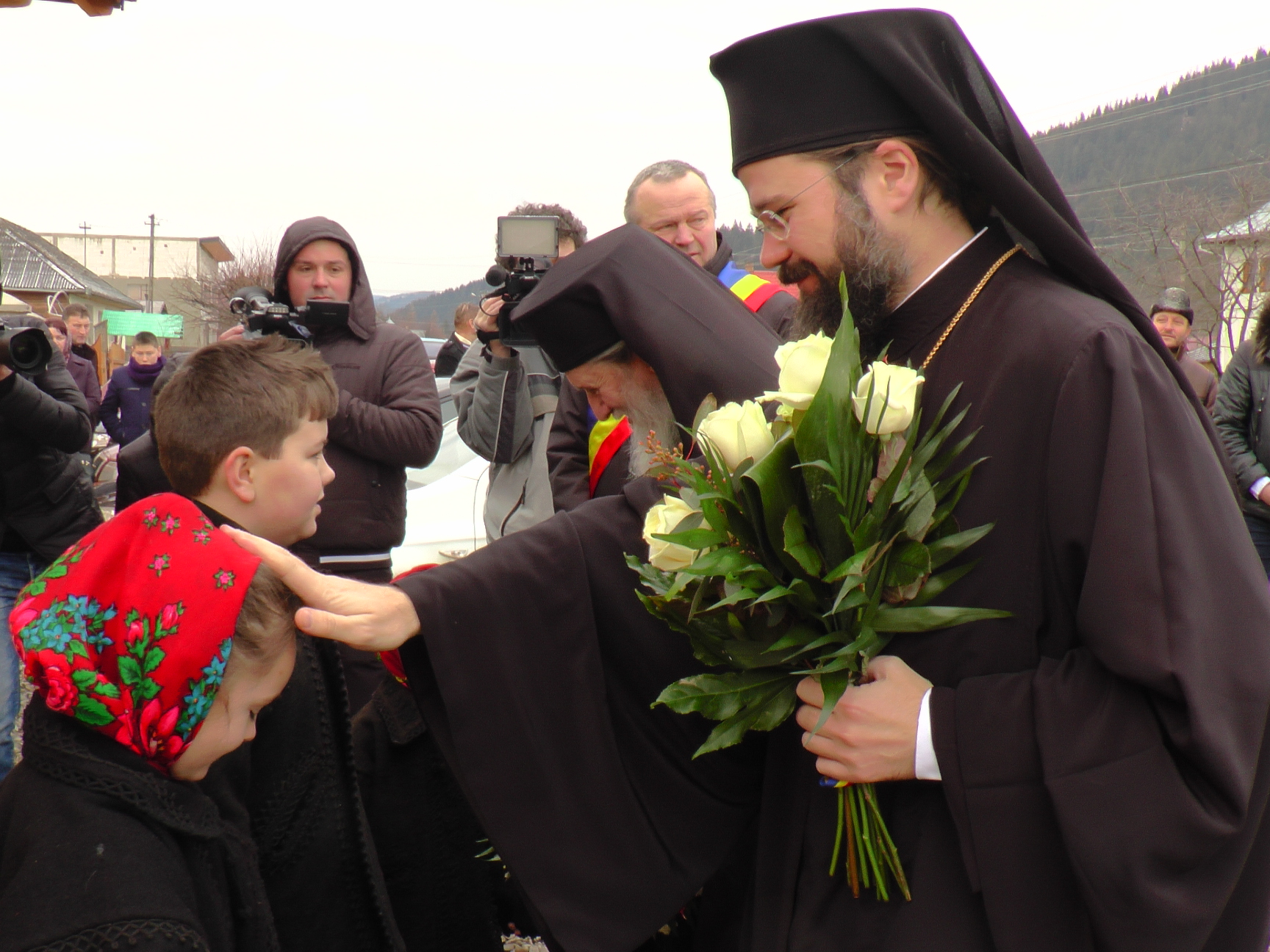 Sfințire de biserică în localitatea suceveană Straja