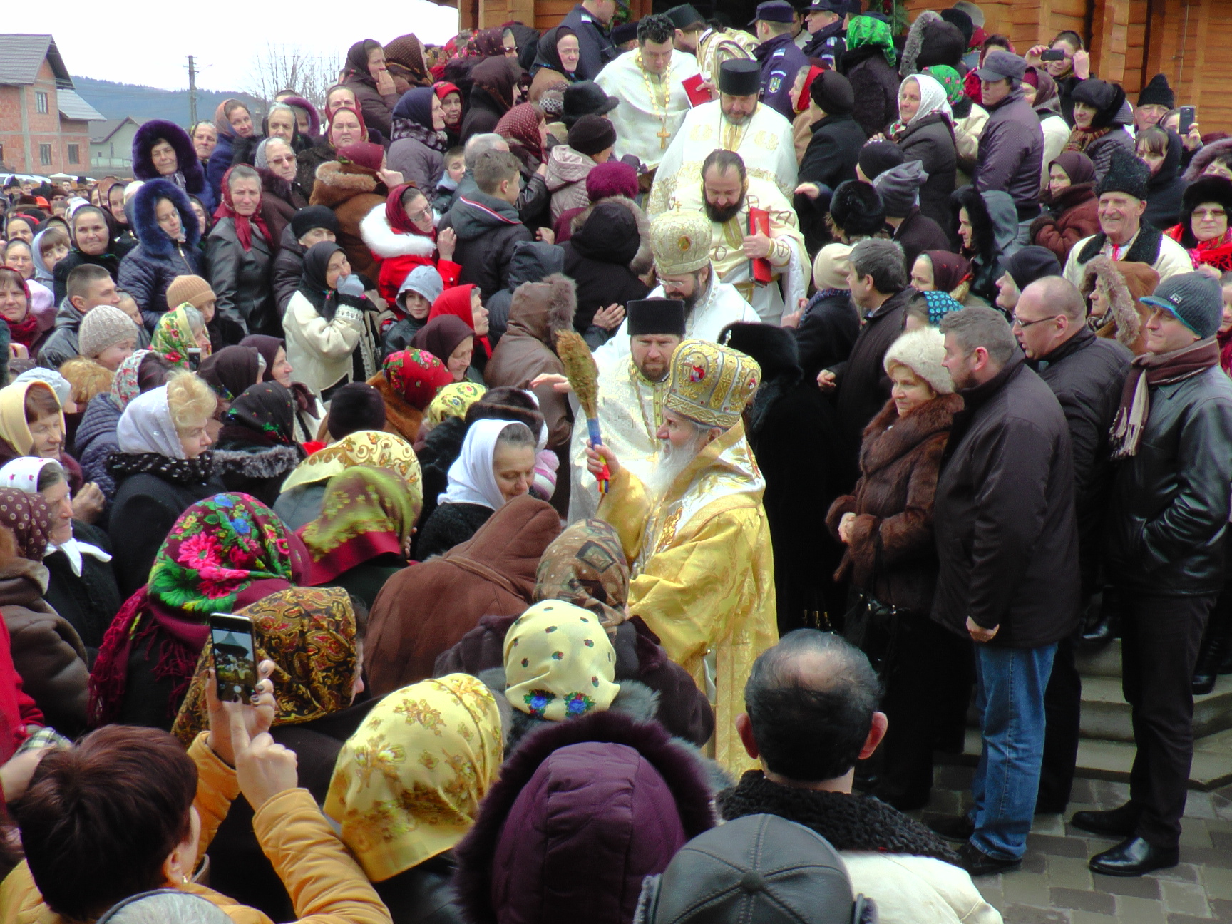 Sfințire de biserică în localitatea suceveană Straja