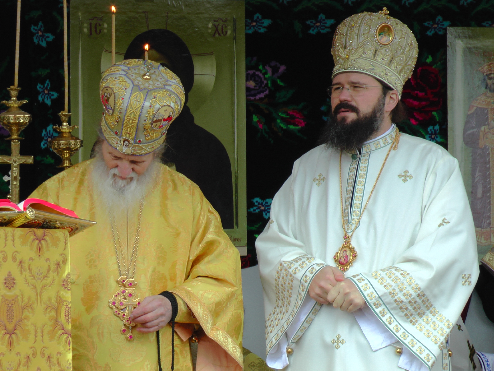 Sfințire de biserică în localitatea suceveană Straja