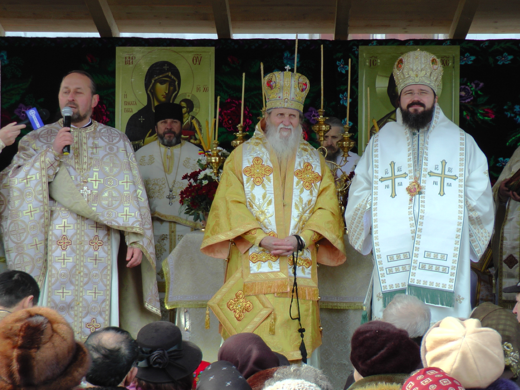 Sfințire de biserică în localitatea suceveană Straja