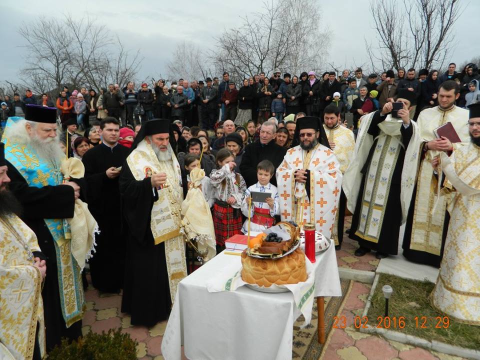 Rugăciuni pentru Arhiepiscopul Adrian, la Pogleţ Rugăciuni pentru Arhiepiscopul Adrian, la Pogleţ