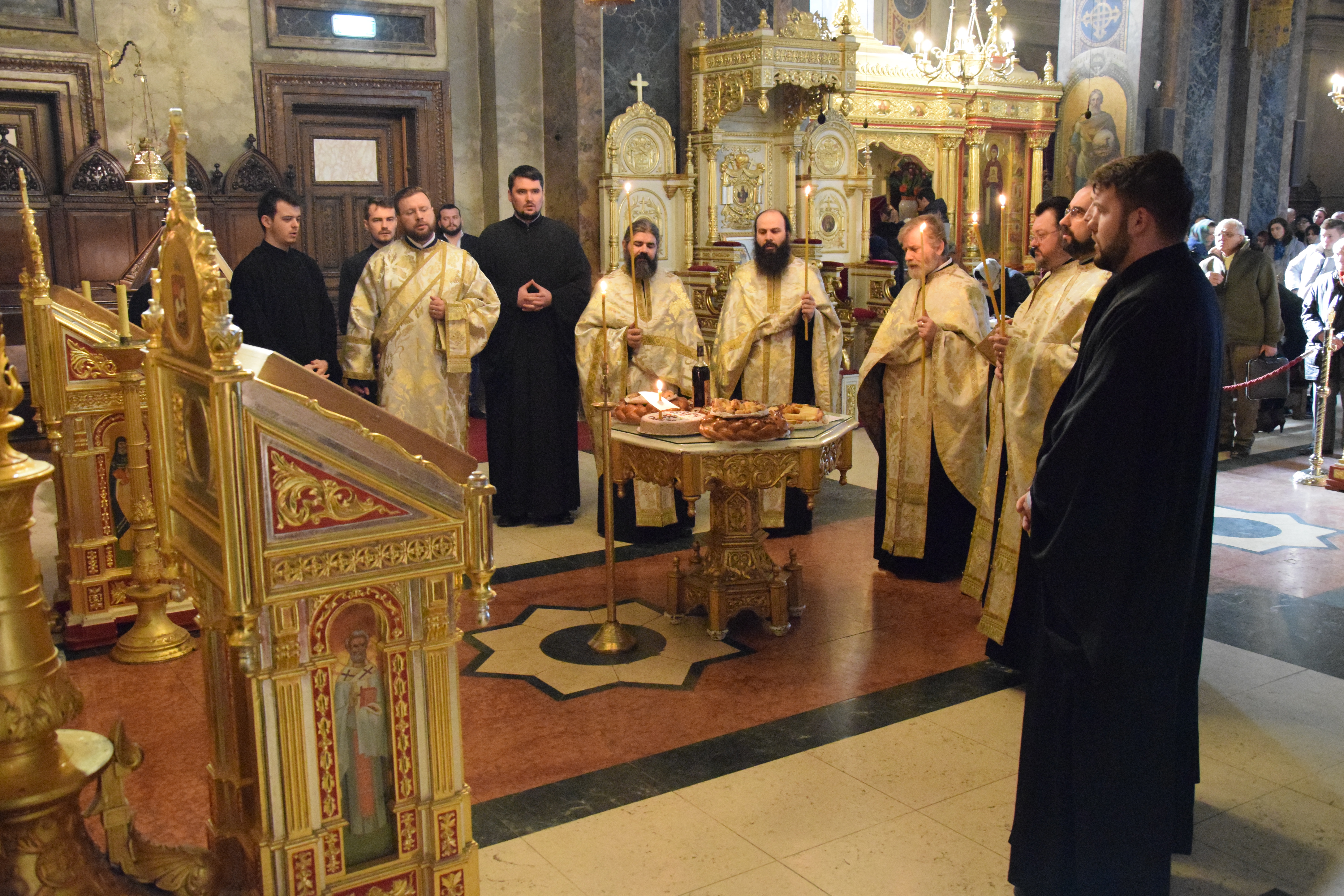 Foto: Tudorel Rusu Slujbă de pomenire la Iași pentru Regina Elisabeta a României