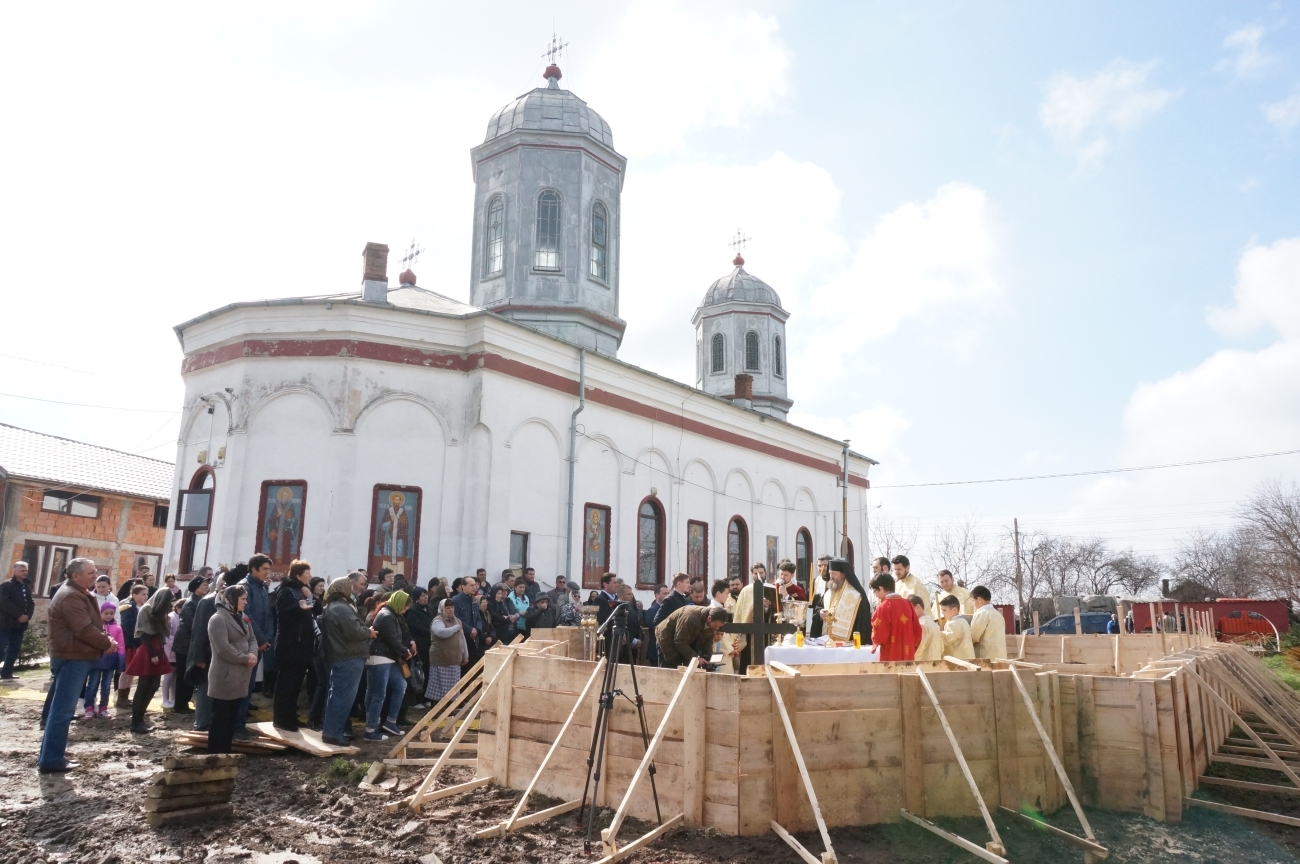 Piatră de temelie pentru o nouă capelă mortuară