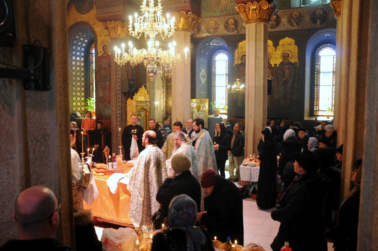 „Moşii de iarnă”, la Catedrala Patriarhală din Bucureşti