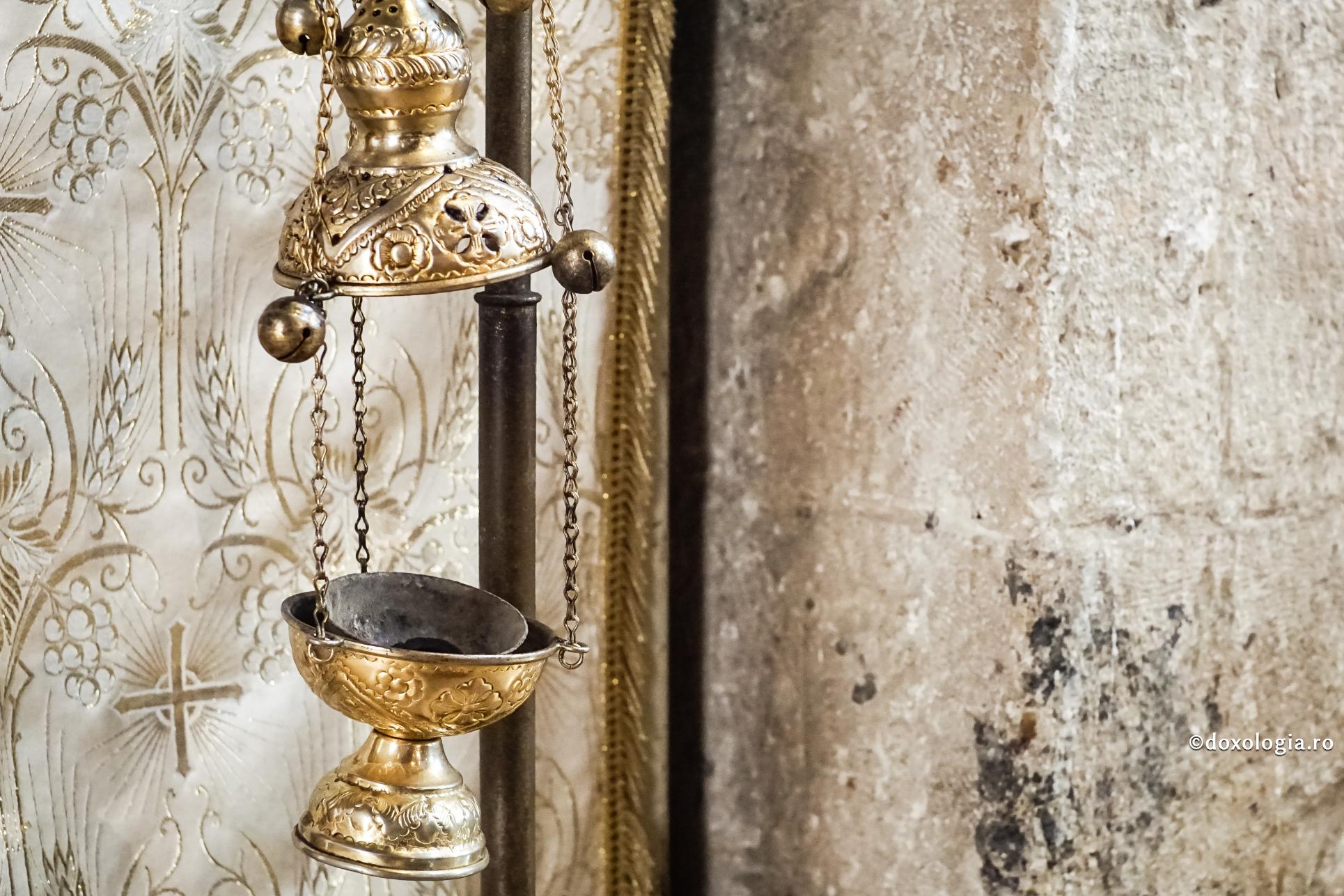 Tămâie şi praf de puşcă – miresmele Liturghiei din Siria şi Irak