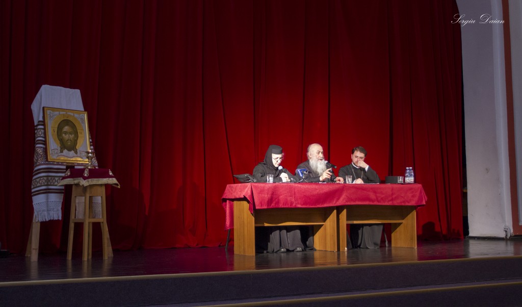 Părintele Zaharia Zaharou a conferenţiat la Alba-Iulia