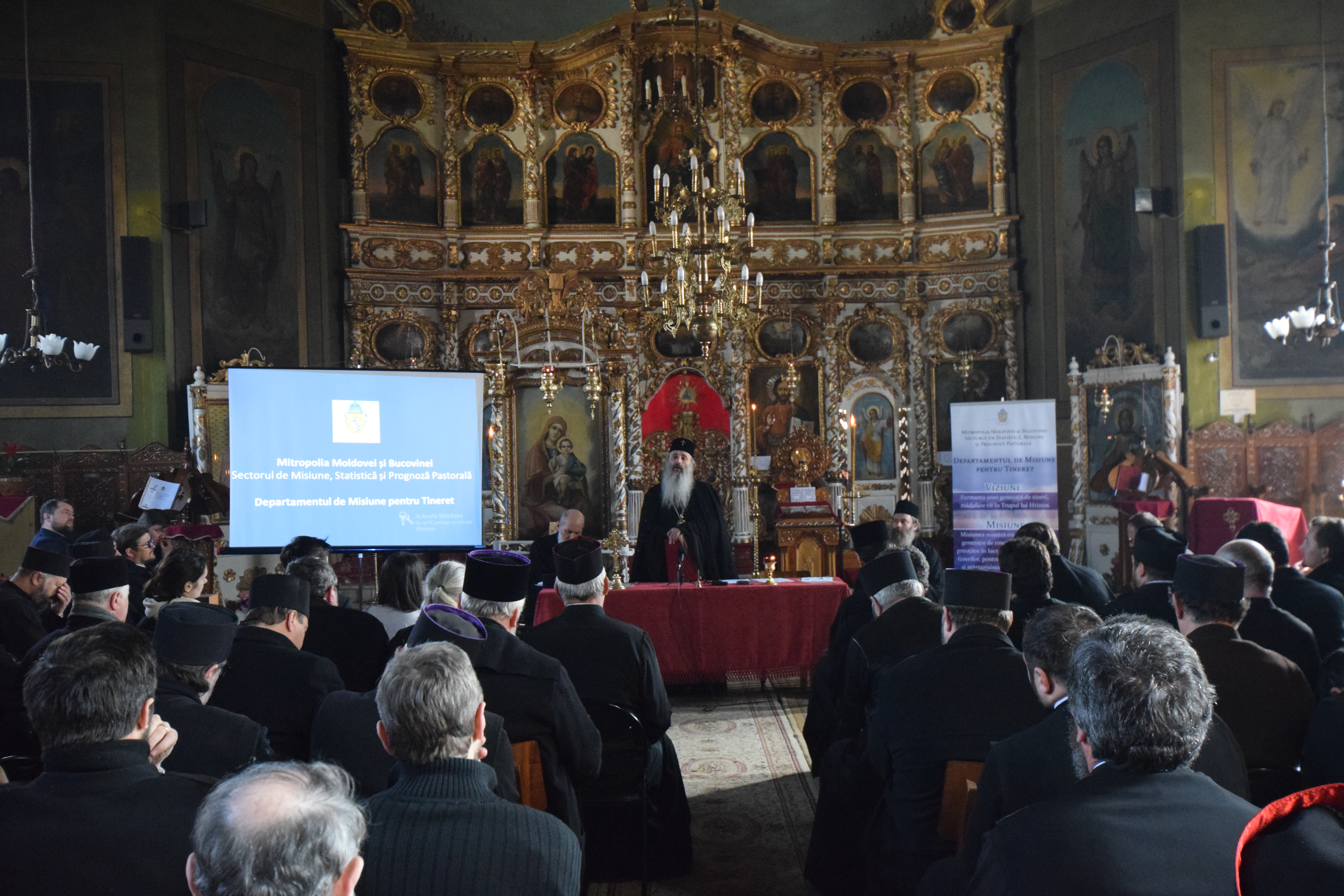 Preoții din Protopopiatul Piatra Neamț, îndemnați să desfășoare activități cu tinerii